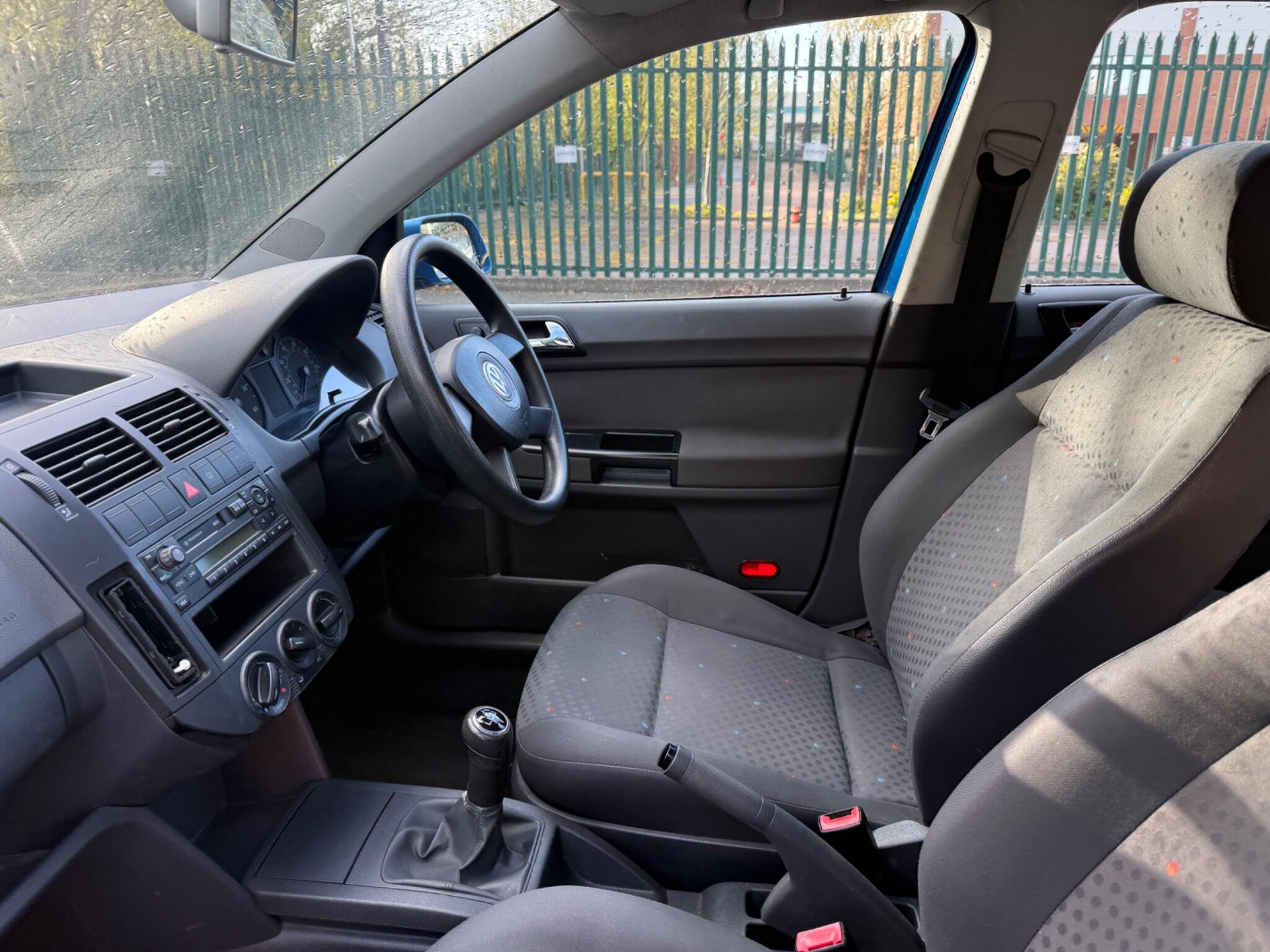 Volkswagen Polo 1.4 Twist 5dr — photo 14 of 34