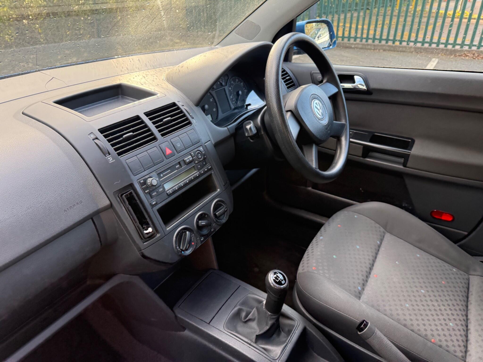Volkswagen Polo 1.4 Twist 5dr — photo 16 of 34