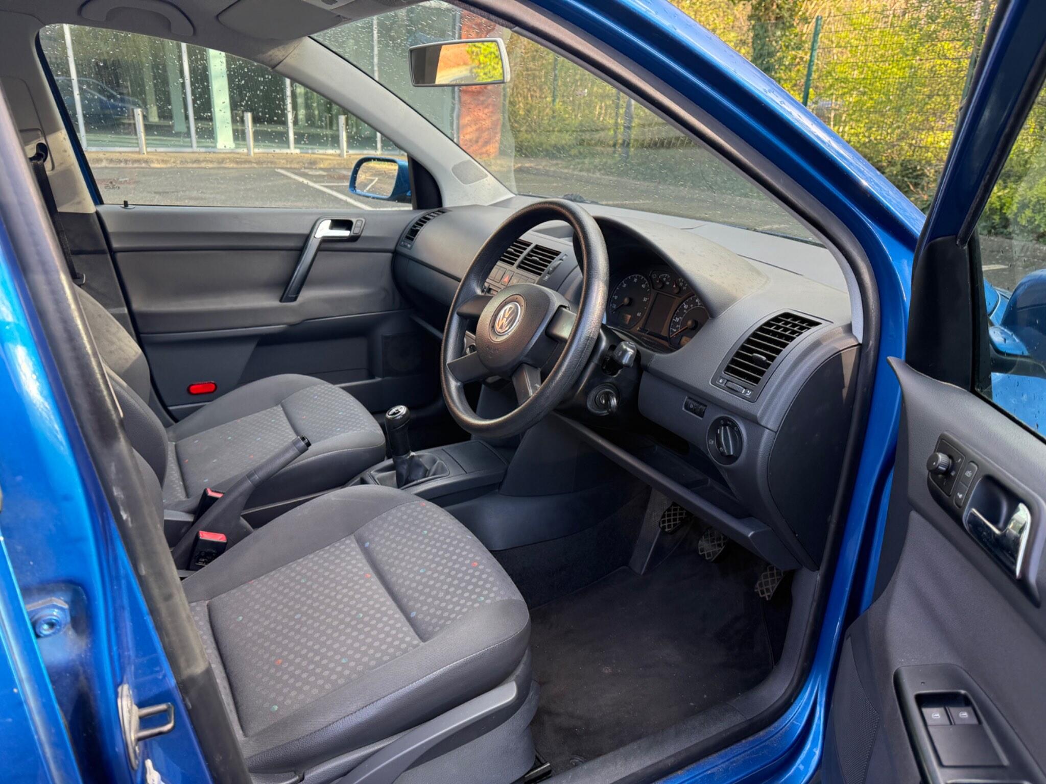 Volkswagen Polo 1.4 Twist 5dr — photo 18 of 34