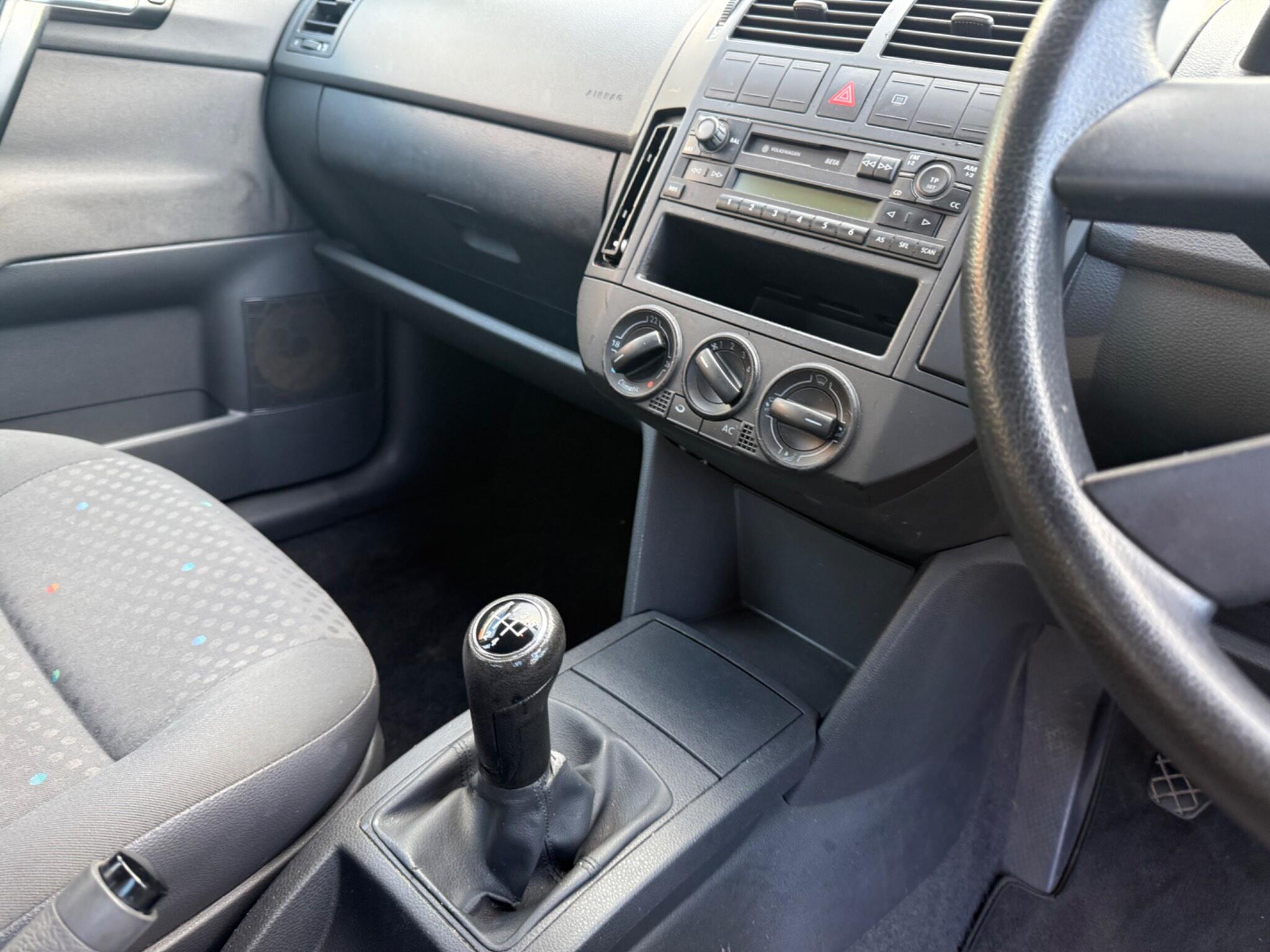 Volkswagen Polo 1.4 Twist 5dr — photo 22 of 34