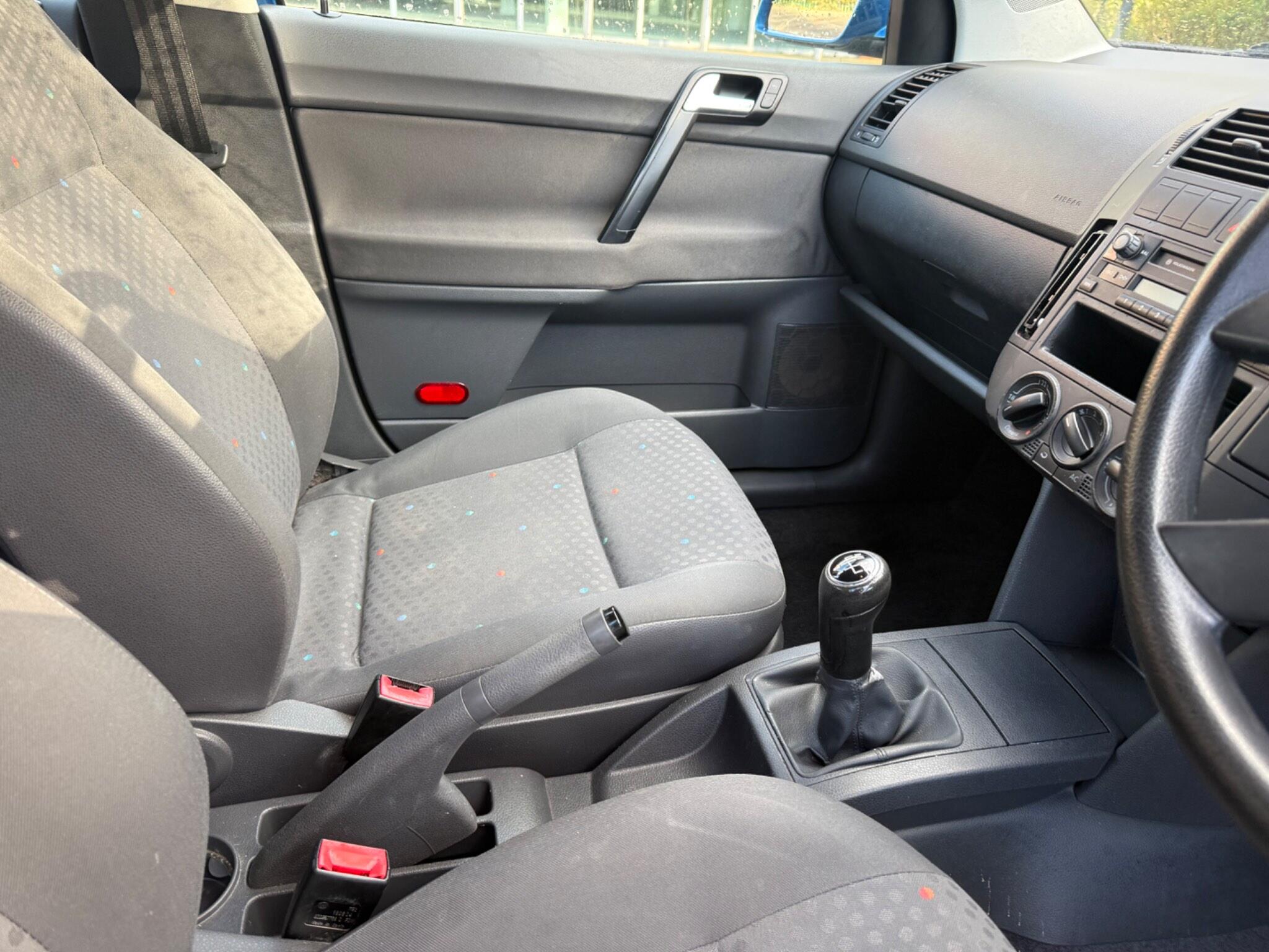 Volkswagen Polo 1.4 Twist 5dr — photo 25 of 34
