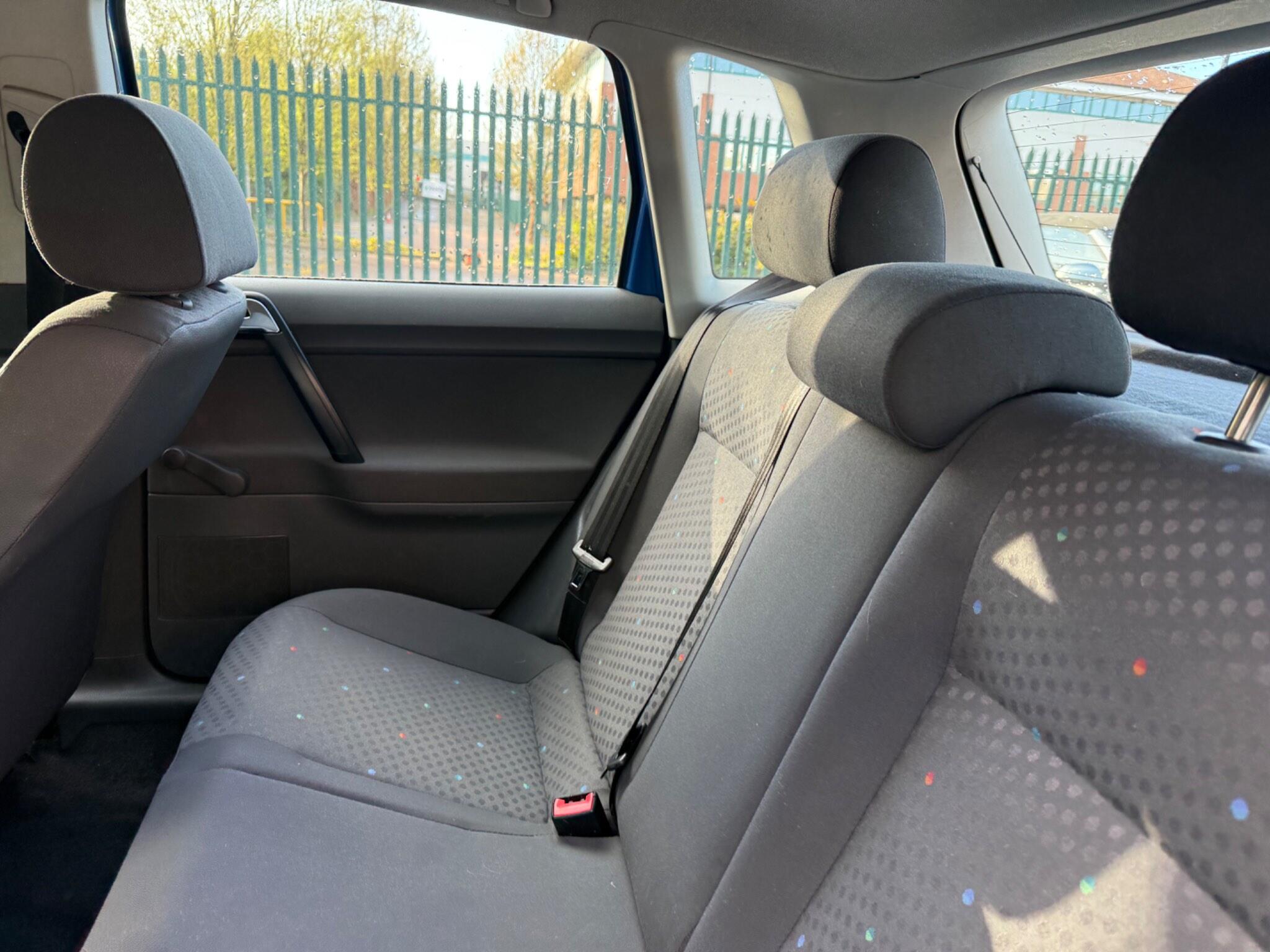 Volkswagen Polo 1.4 Twist 5dr — photo 32 of 34