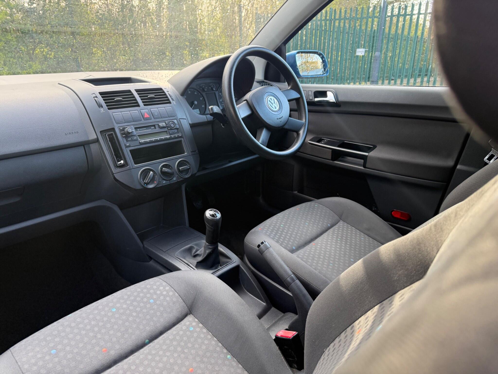 Volkswagen Polo 1.4 Twist 5dr — photo 33 of 34
