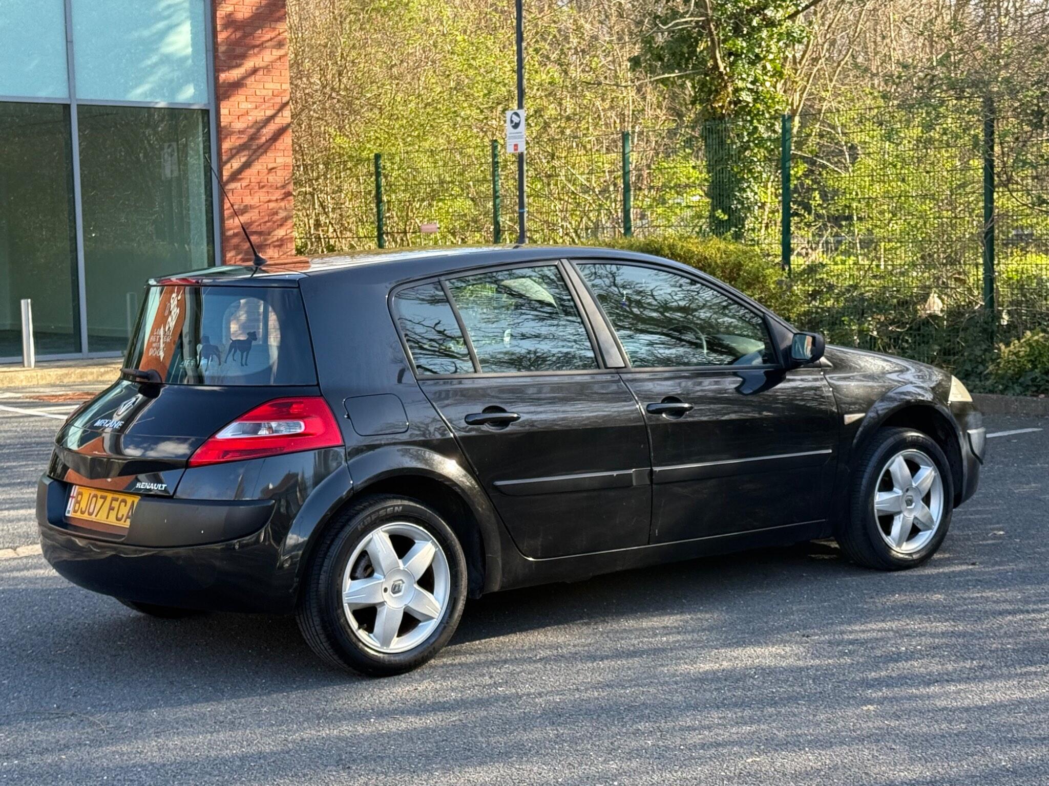 Renault Megane 1.6 VVT Extreme 5dr — photo 5 of 38