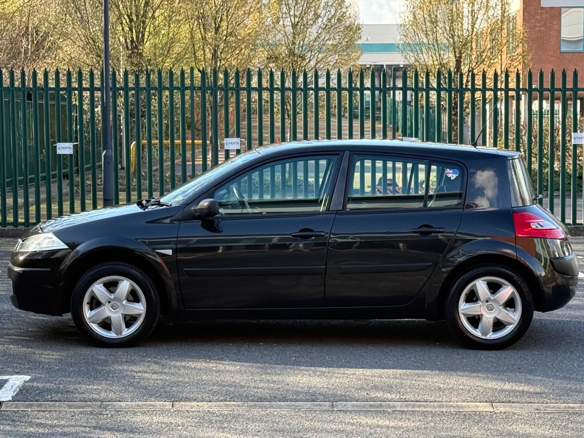Renault Megane 1.6 VVT Extreme 5dr — photo 9 of 38