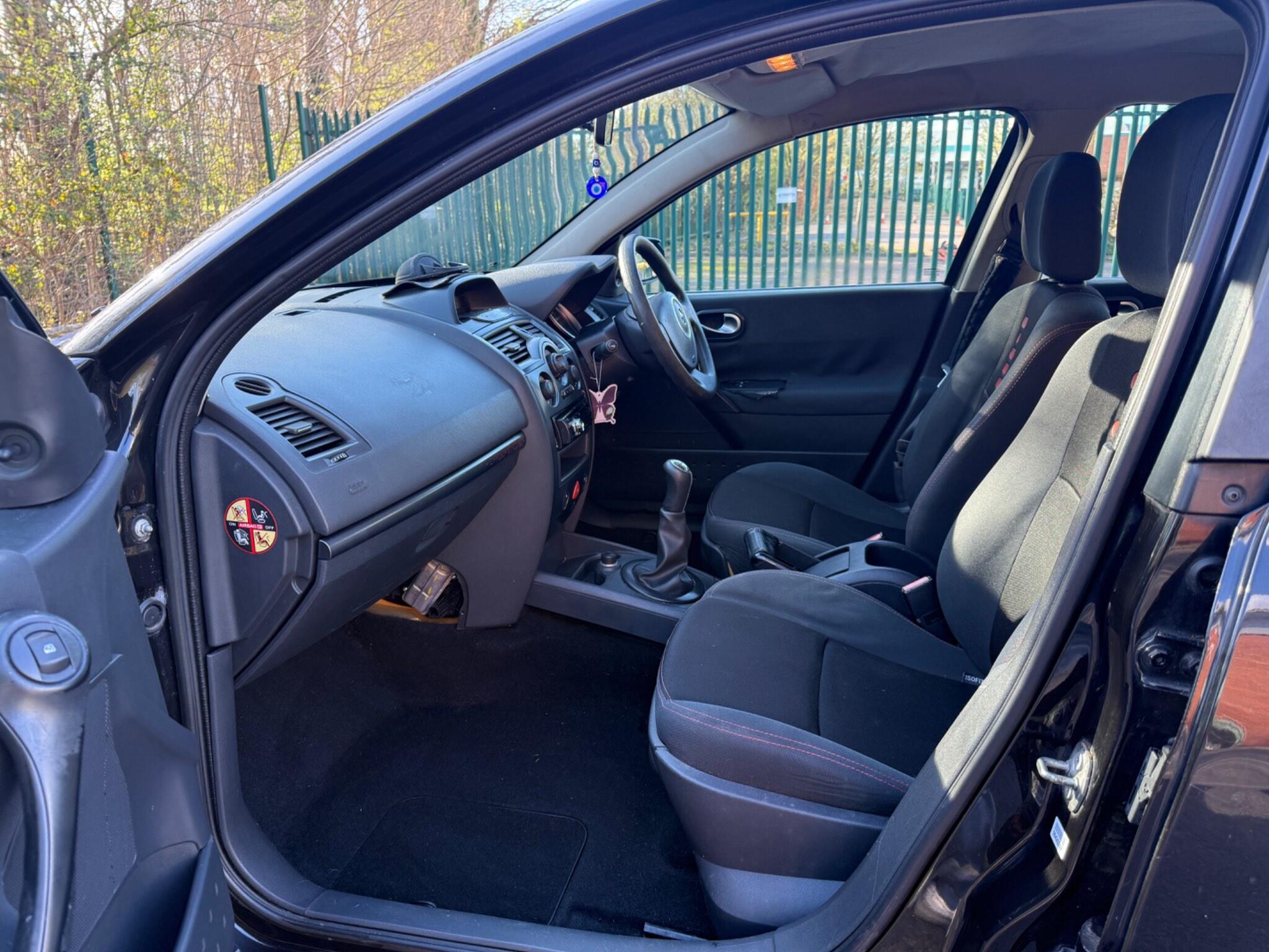 Renault Megane 1.6 VVT Extreme 5dr — photo 12 of 38