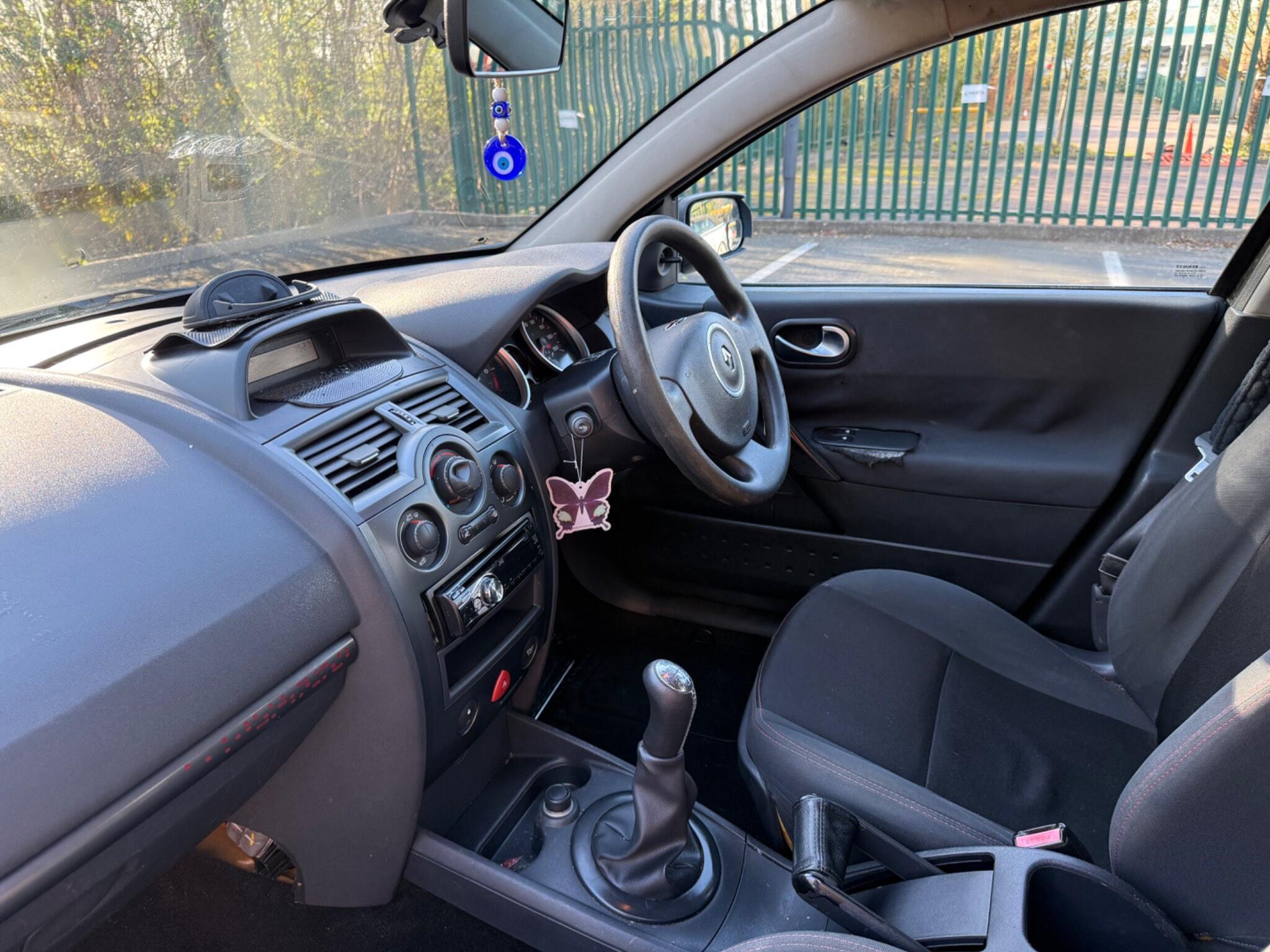 Renault Megane 1.6 VVT Extreme 5dr — photo 15 of 38