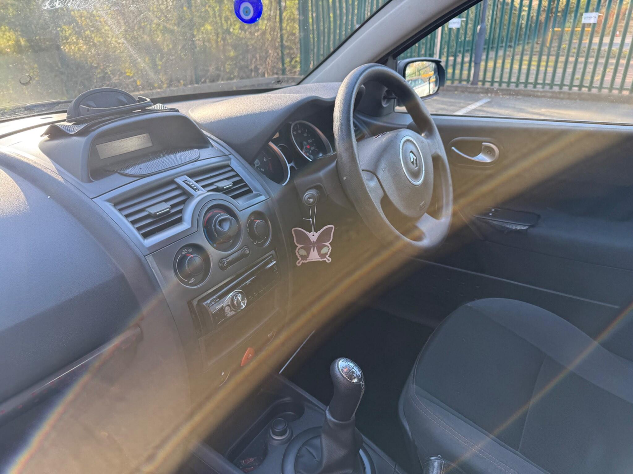Renault Megane 1.6 VVT Extreme 5dr — photo 16 of 38