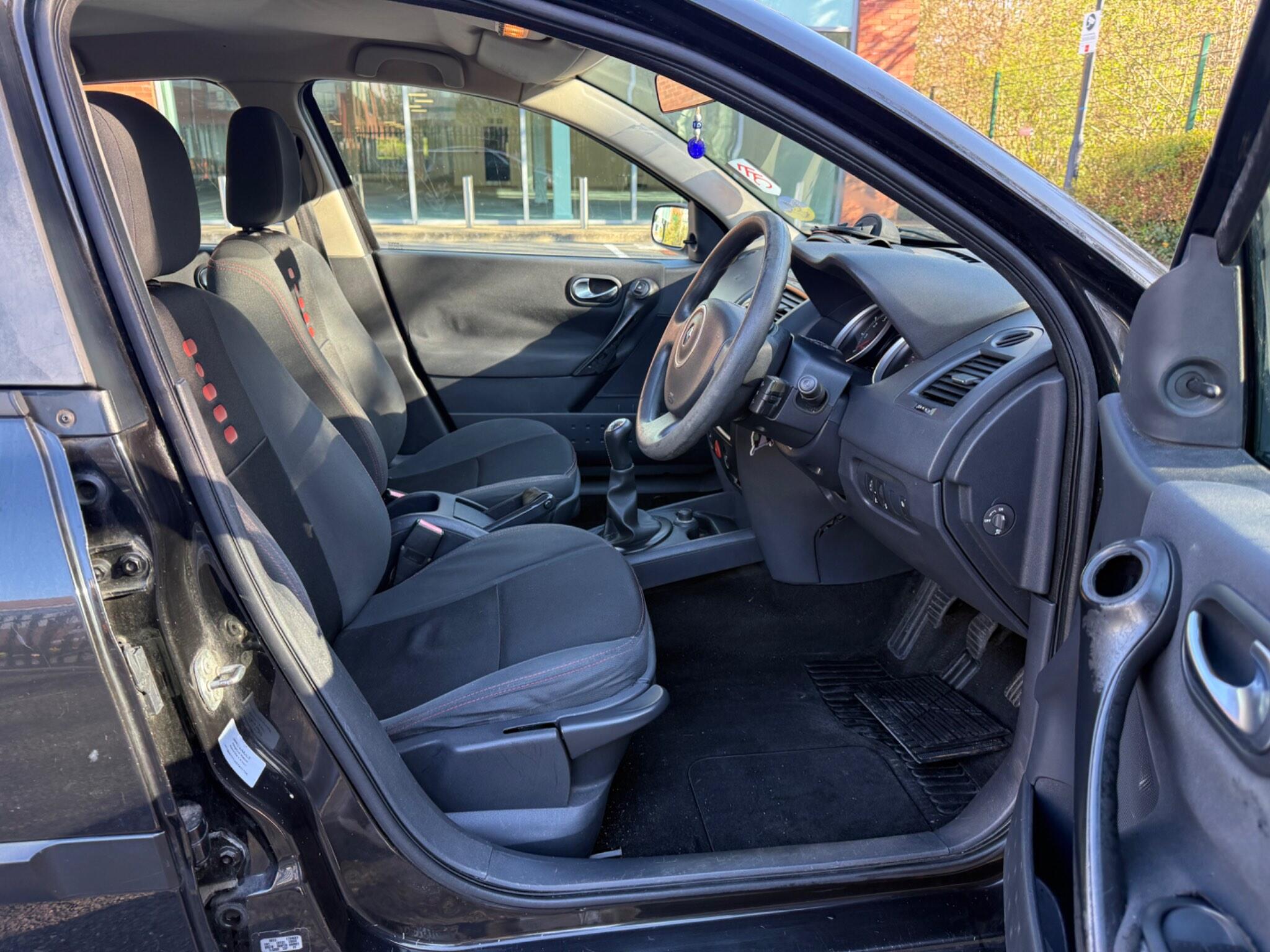 Renault Megane 1.6 VVT Extreme 5dr — photo 20 of 38