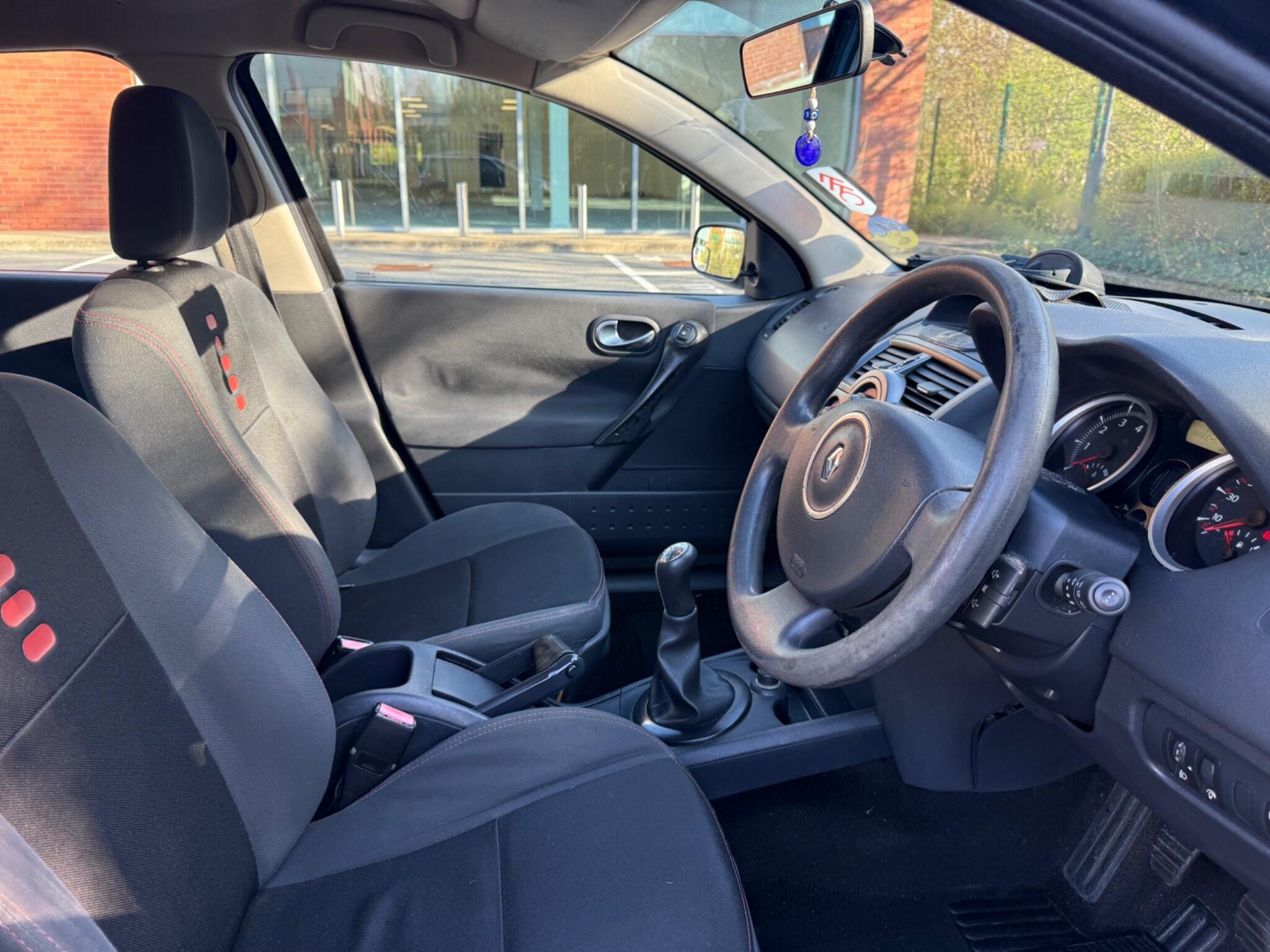 Renault Megane 1.6 VVT Extreme 5dr — photo 21 of 38