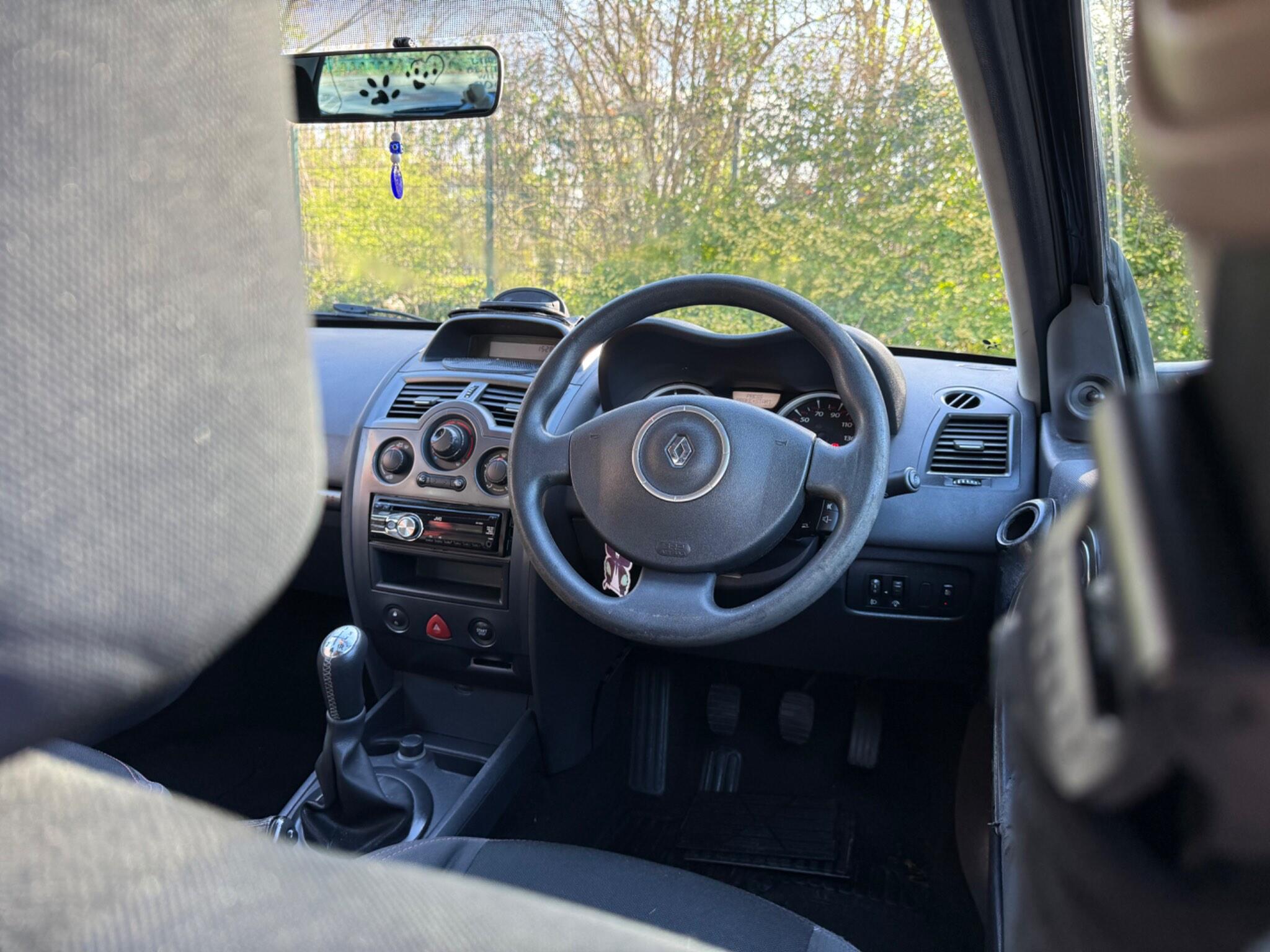 Renault Megane 1.6 VVT Extreme 5dr — photo 30 of 38