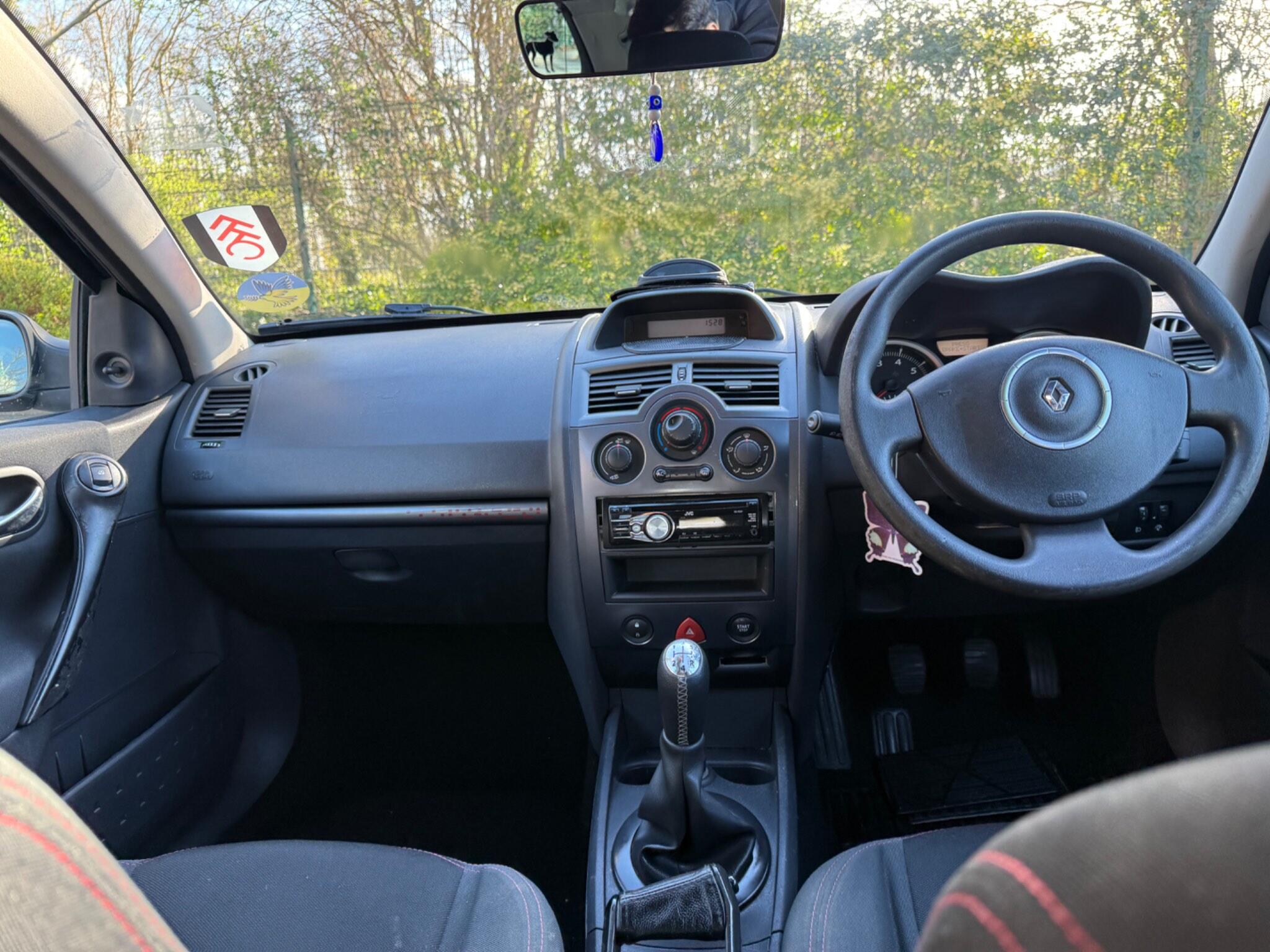 Renault Megane 1.6 VVT Extreme 5dr — photo 31 of 38