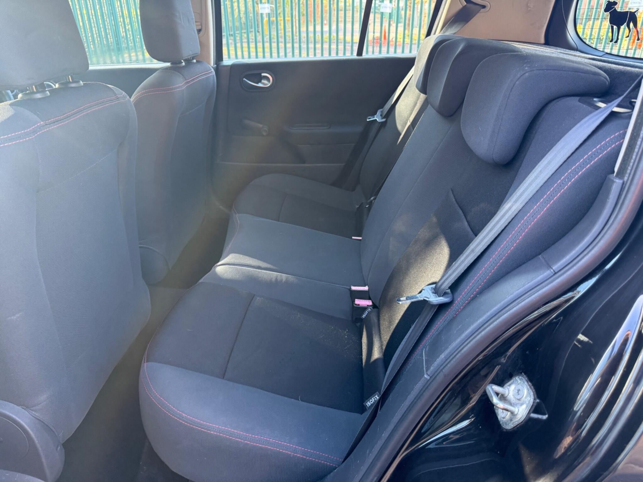 Renault Megane 1.6 VVT Extreme 5dr — photo 33 of 38