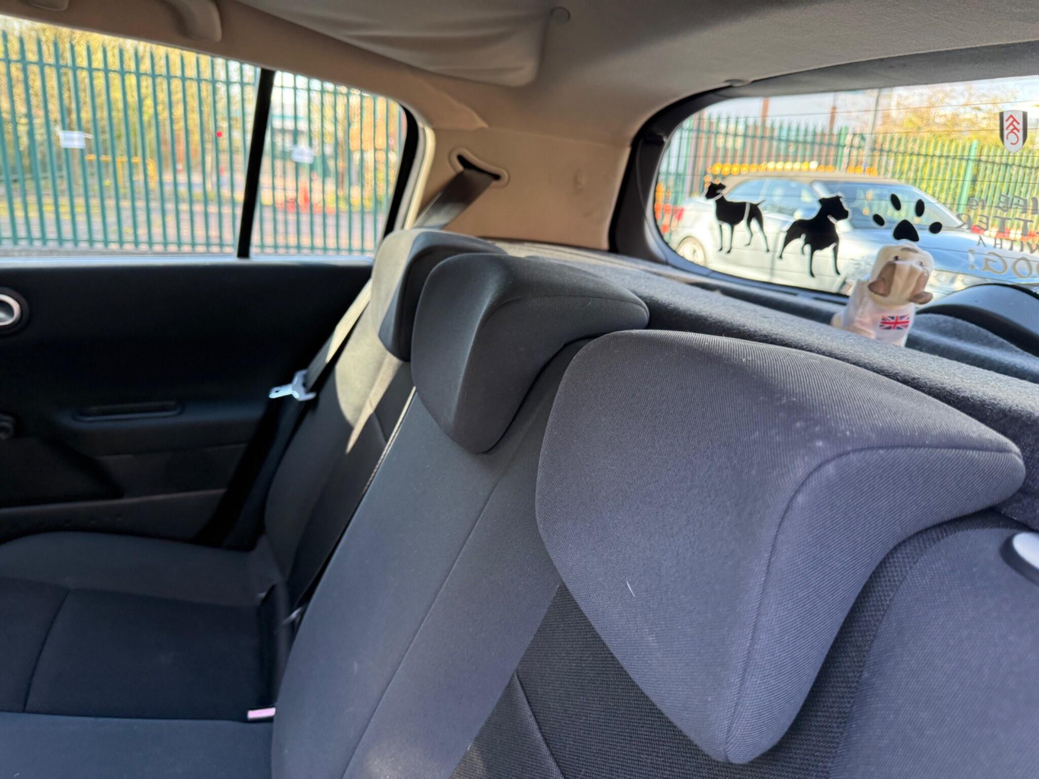 Renault Megane 1.6 VVT Extreme 5dr — photo 35 of 38