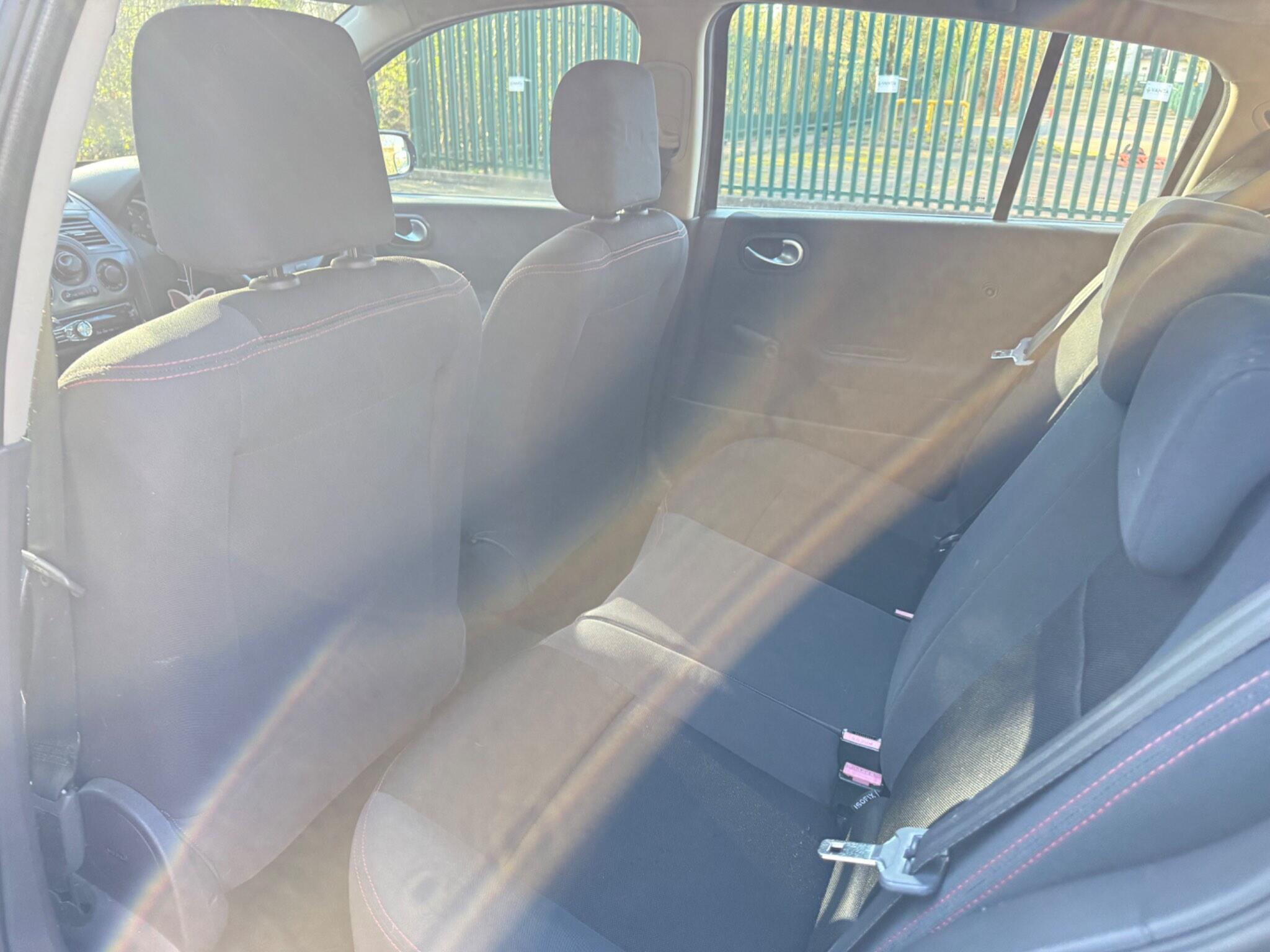 Renault Megane 1.6 VVT Extreme 5dr — photo 37 of 38