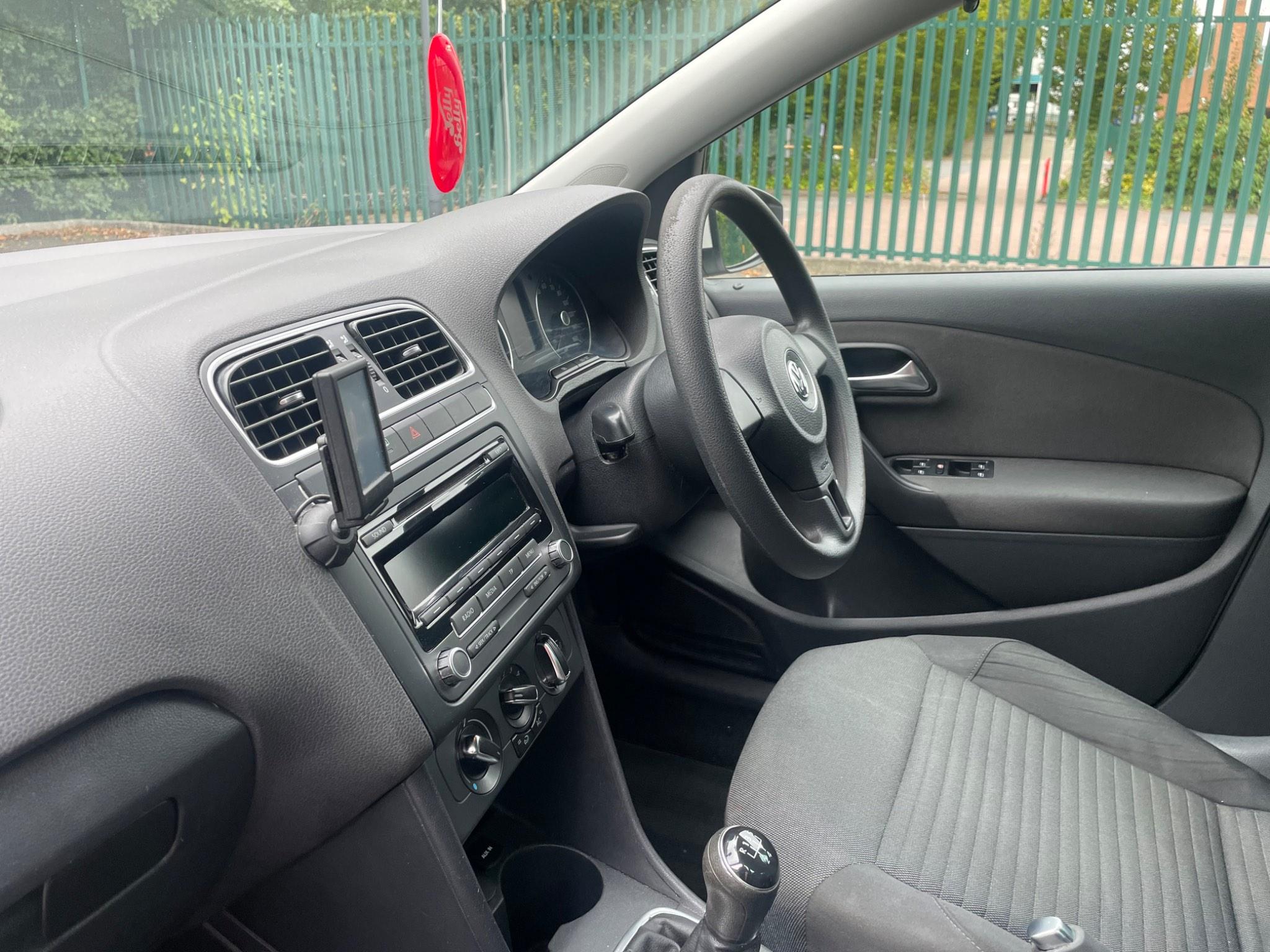 Volkswagen Polo 1.2 Match Euro 5 5dr — photo 32 of 58