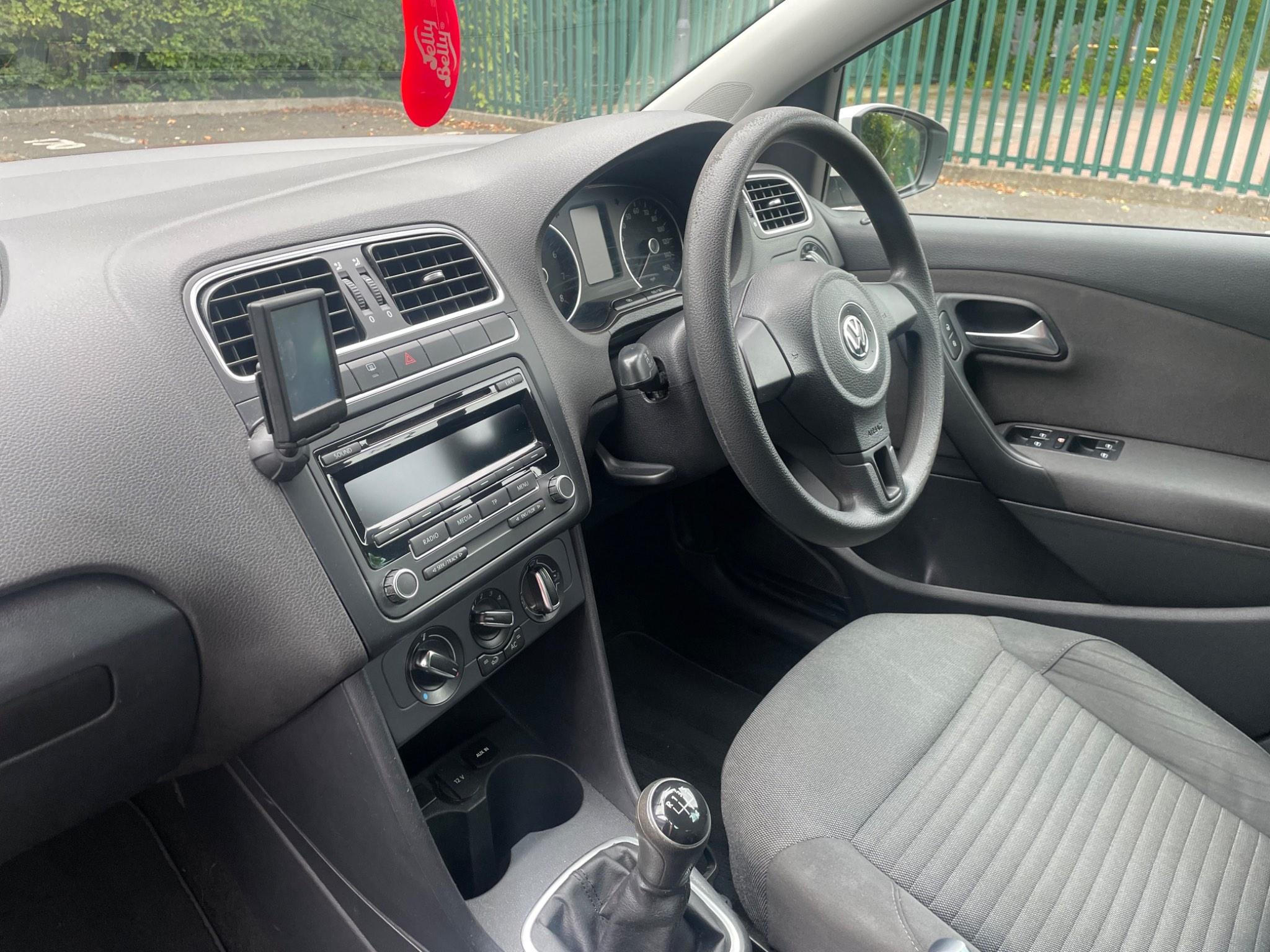 Volkswagen Polo 1.2 Match Euro 5 5dr — photo 34 of 58