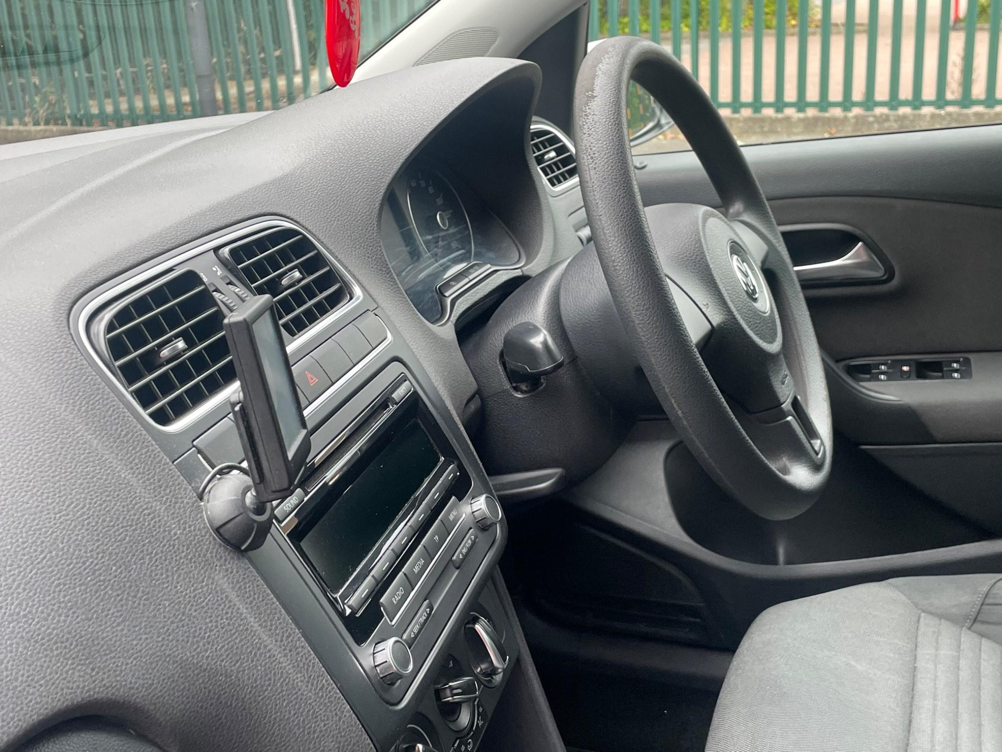 Volkswagen Polo 1.2 Match Euro 5 5dr — photo 35 of 58