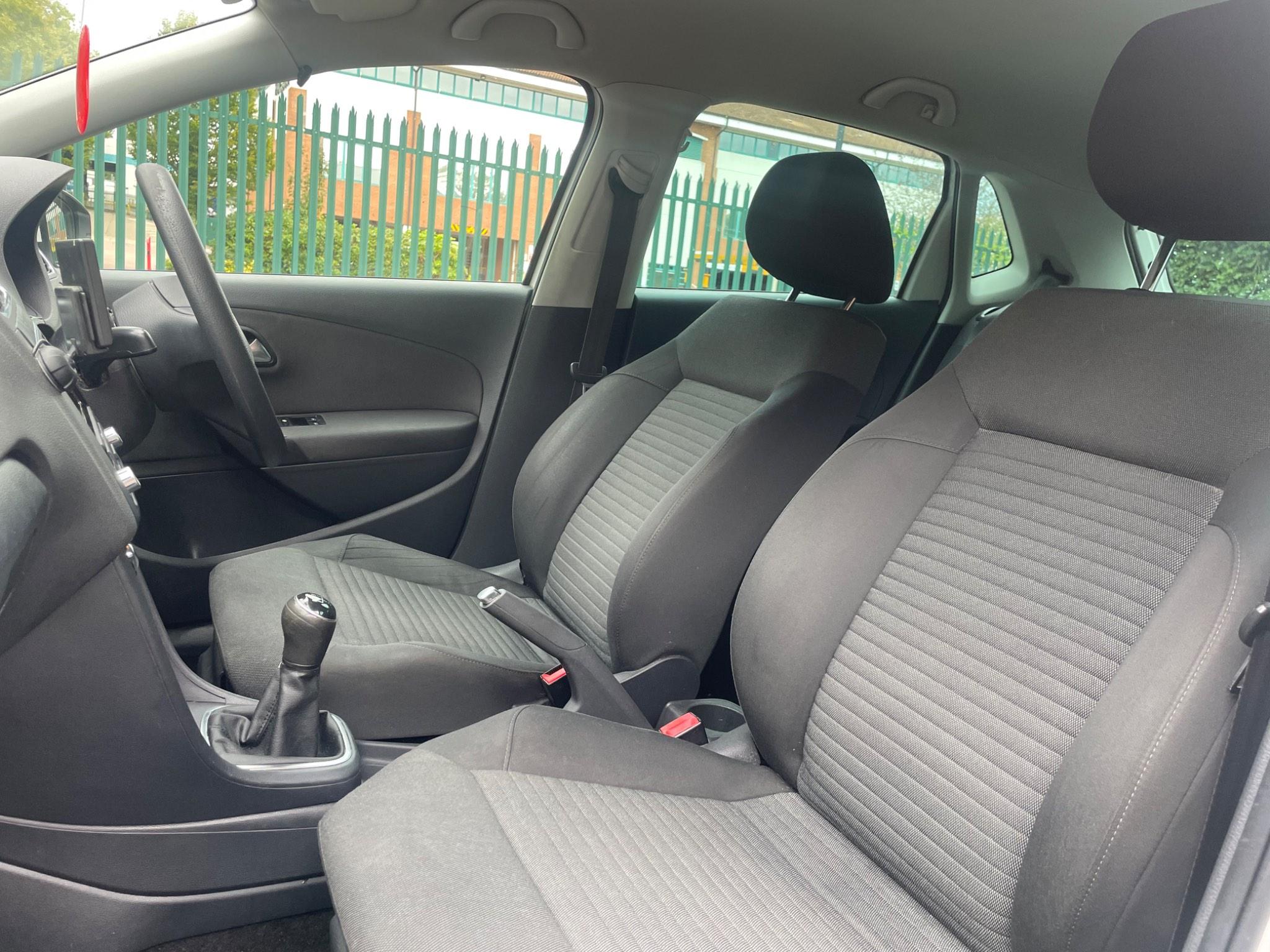 Volkswagen Polo 1.2 Match Euro 5 5dr — photo 37 of 58