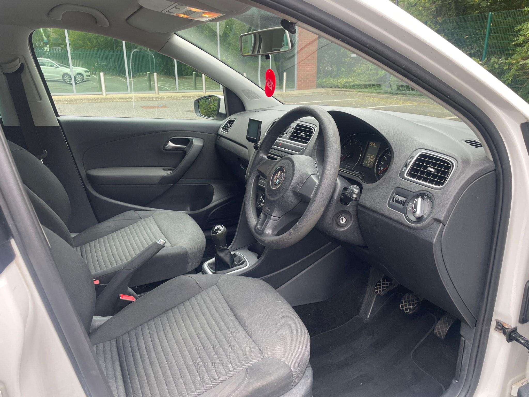 Volkswagen Polo 1.2 Match Euro 5 5dr — photo 38 of 58
