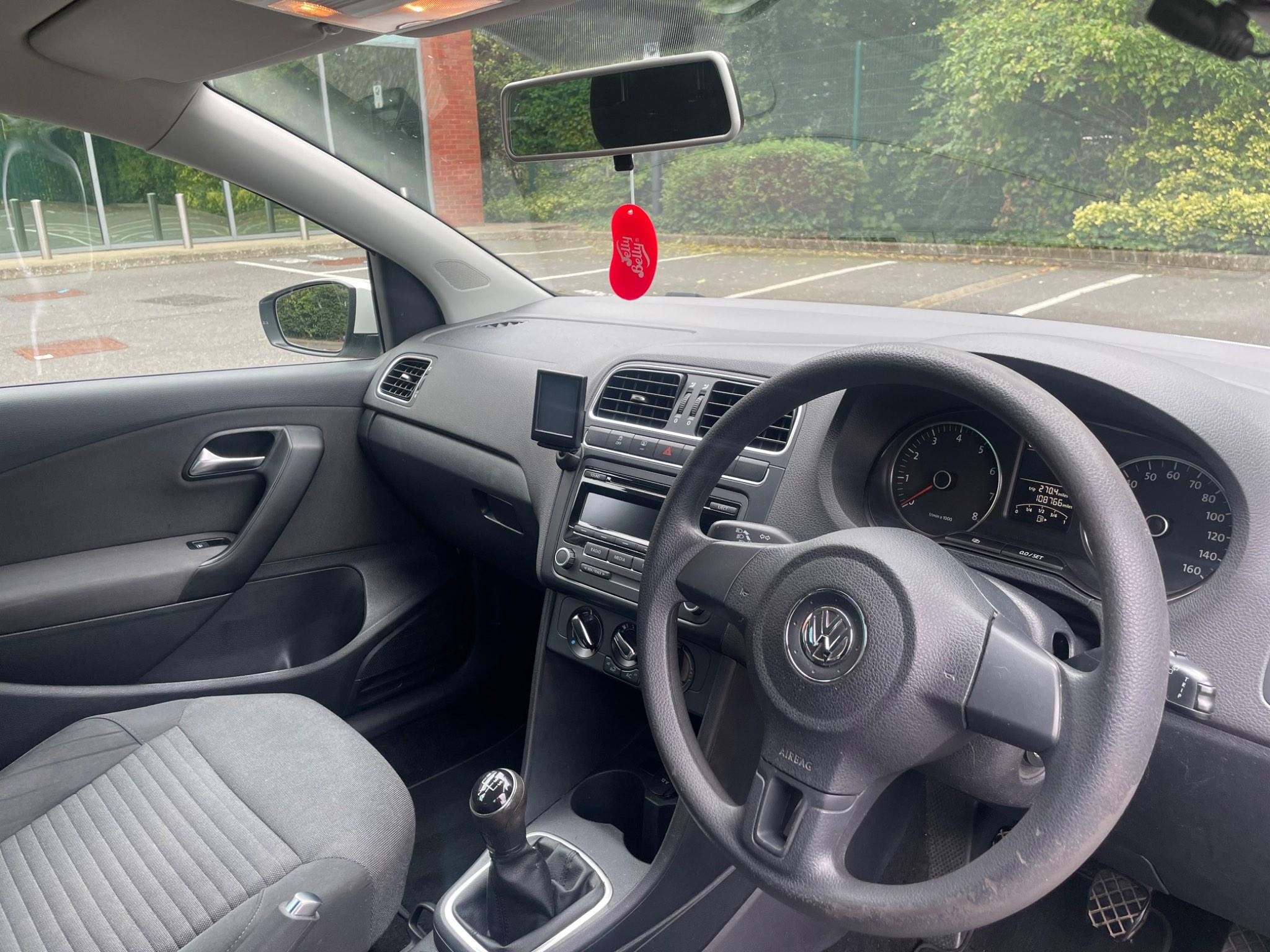 Volkswagen Polo 1.2 Match Euro 5 5dr — photo 40 of 58