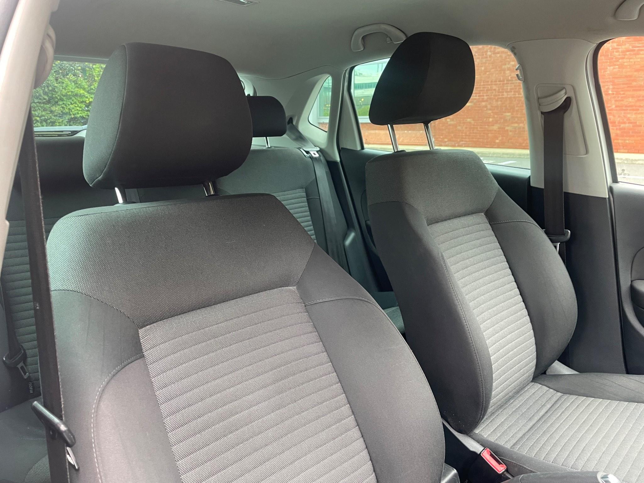Volkswagen Polo 1.2 Match Euro 5 5dr — photo 44 of 58