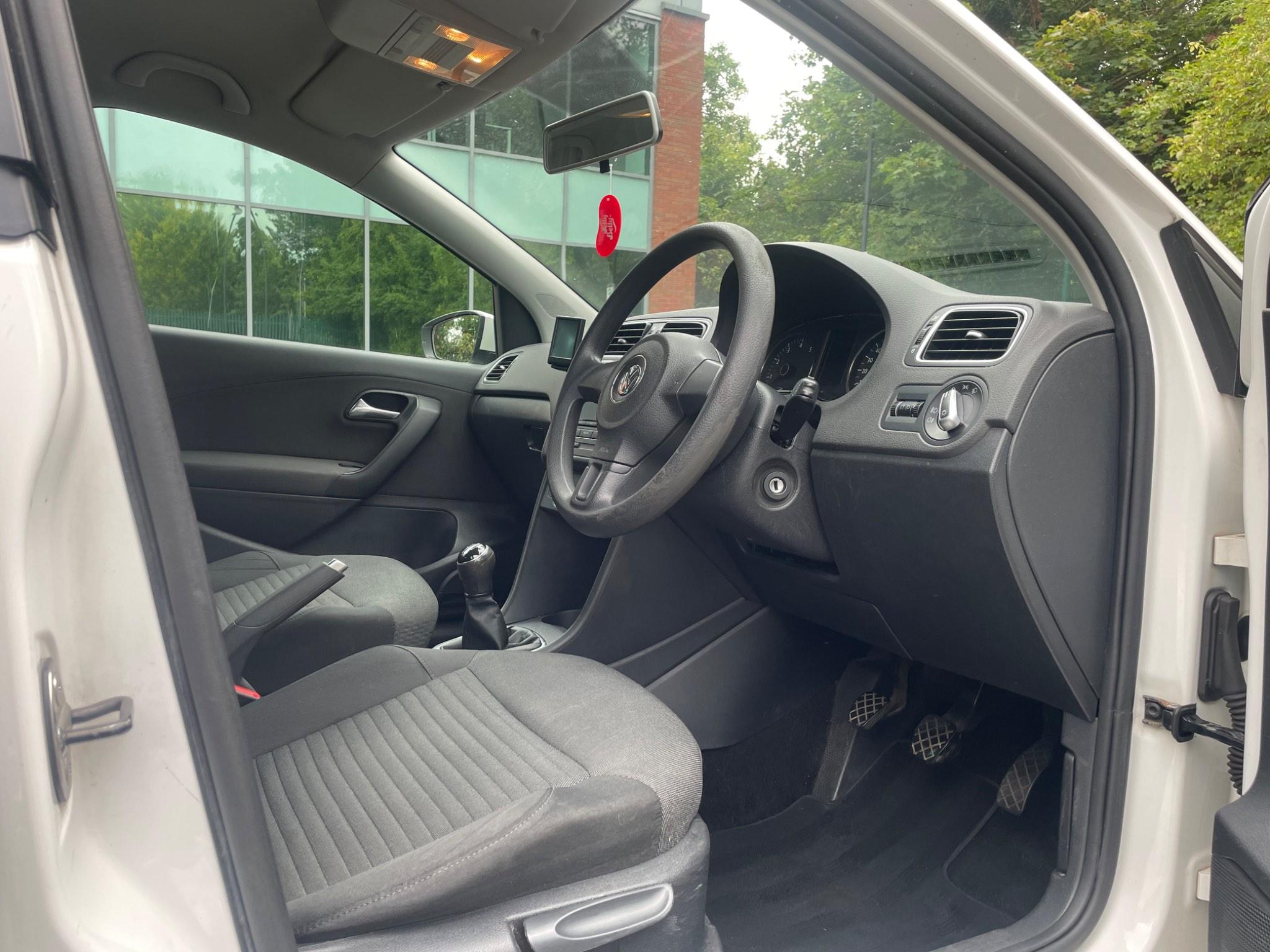 Volkswagen Polo 1.2 Match Euro 5 5dr — photo 45 of 58