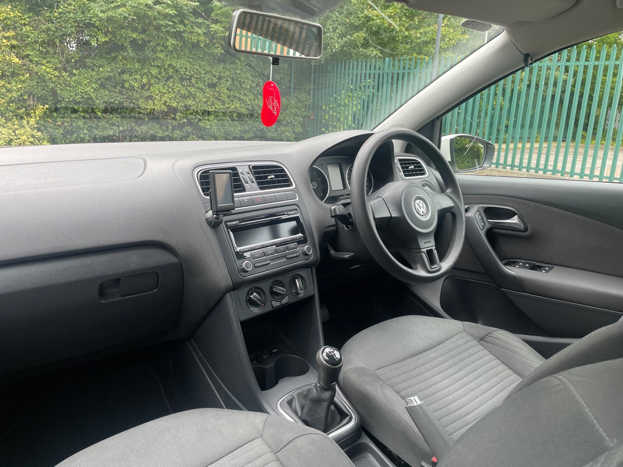 Volkswagen Polo 1.2 Match Euro 5 5dr — photo 56 of 58