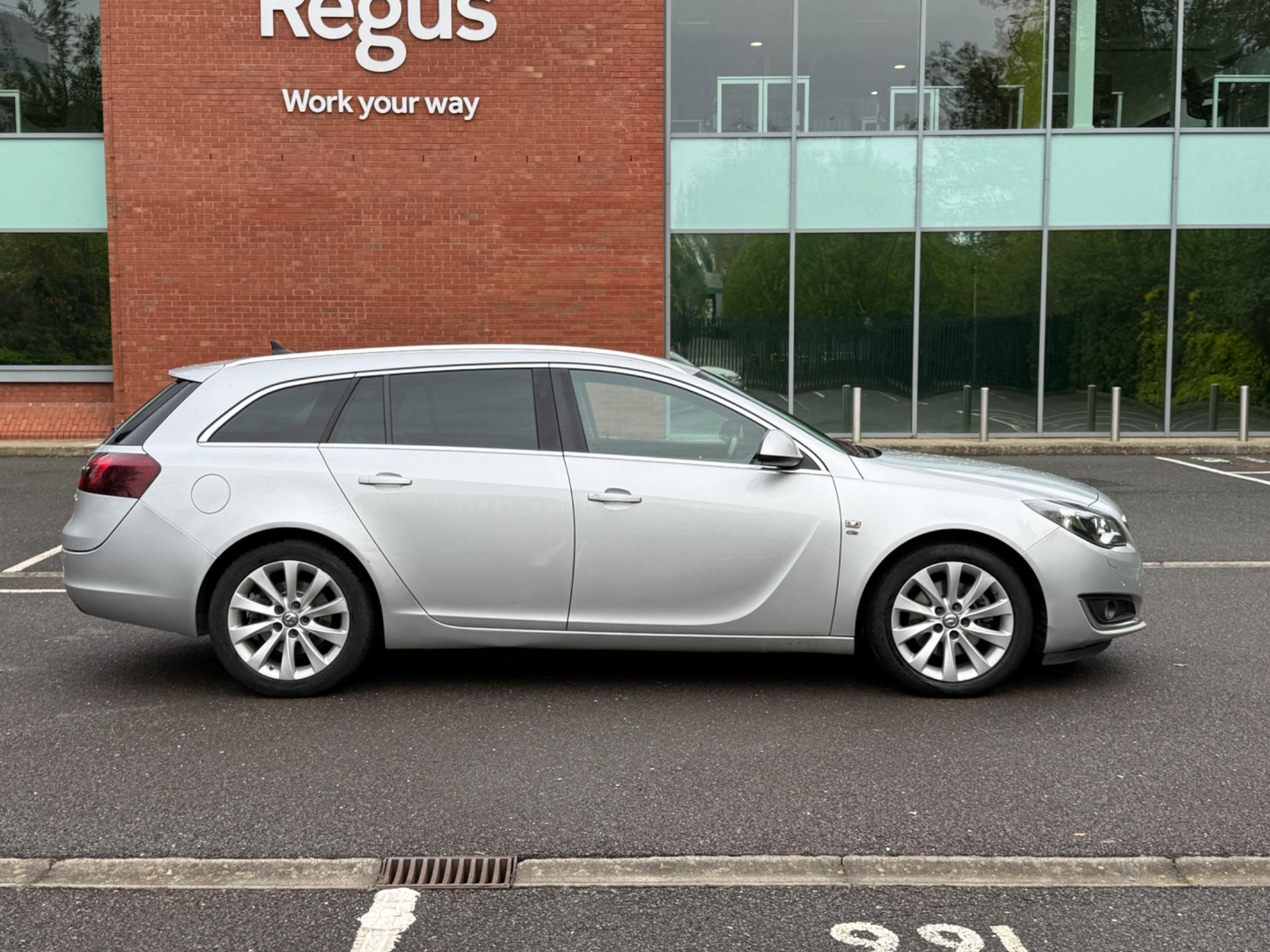 Vauxhall Insignia 2.0 CDTi ecoFLEX Elite Nav Sports Tourer Euro 5 (s/s) 5dr — photo 6 of 75