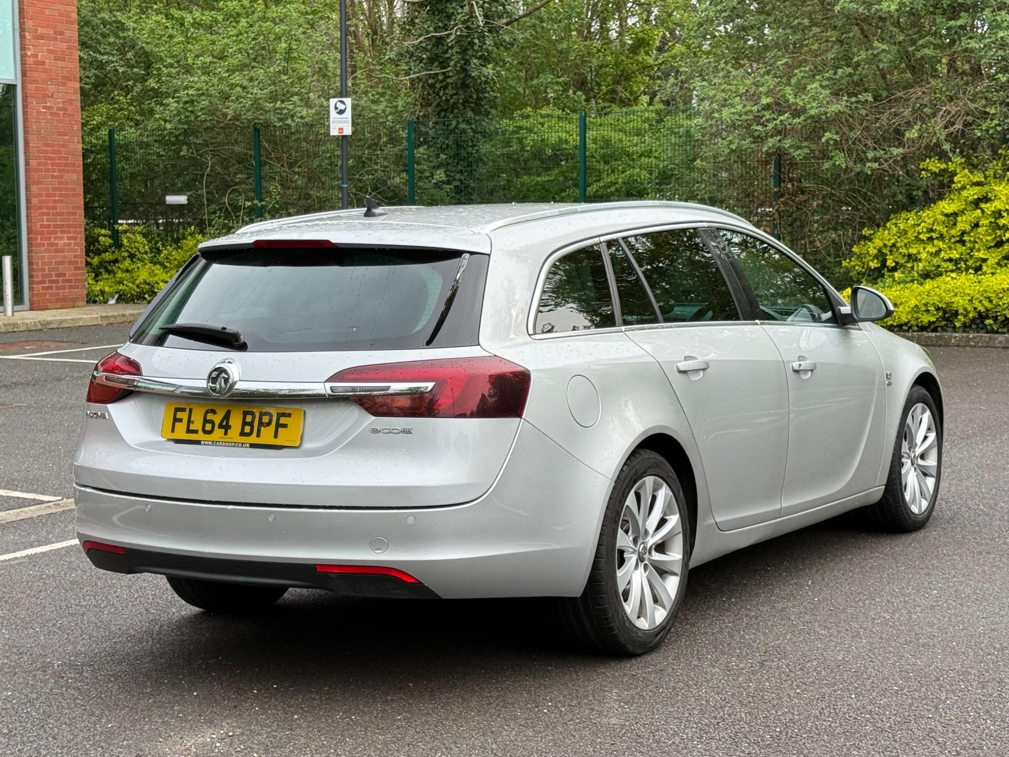 Vauxhall Insignia 2.0 CDTi ecoFLEX Elite Nav Sports Tourer Euro 5 (s/s) 5dr — photo 15 of 75