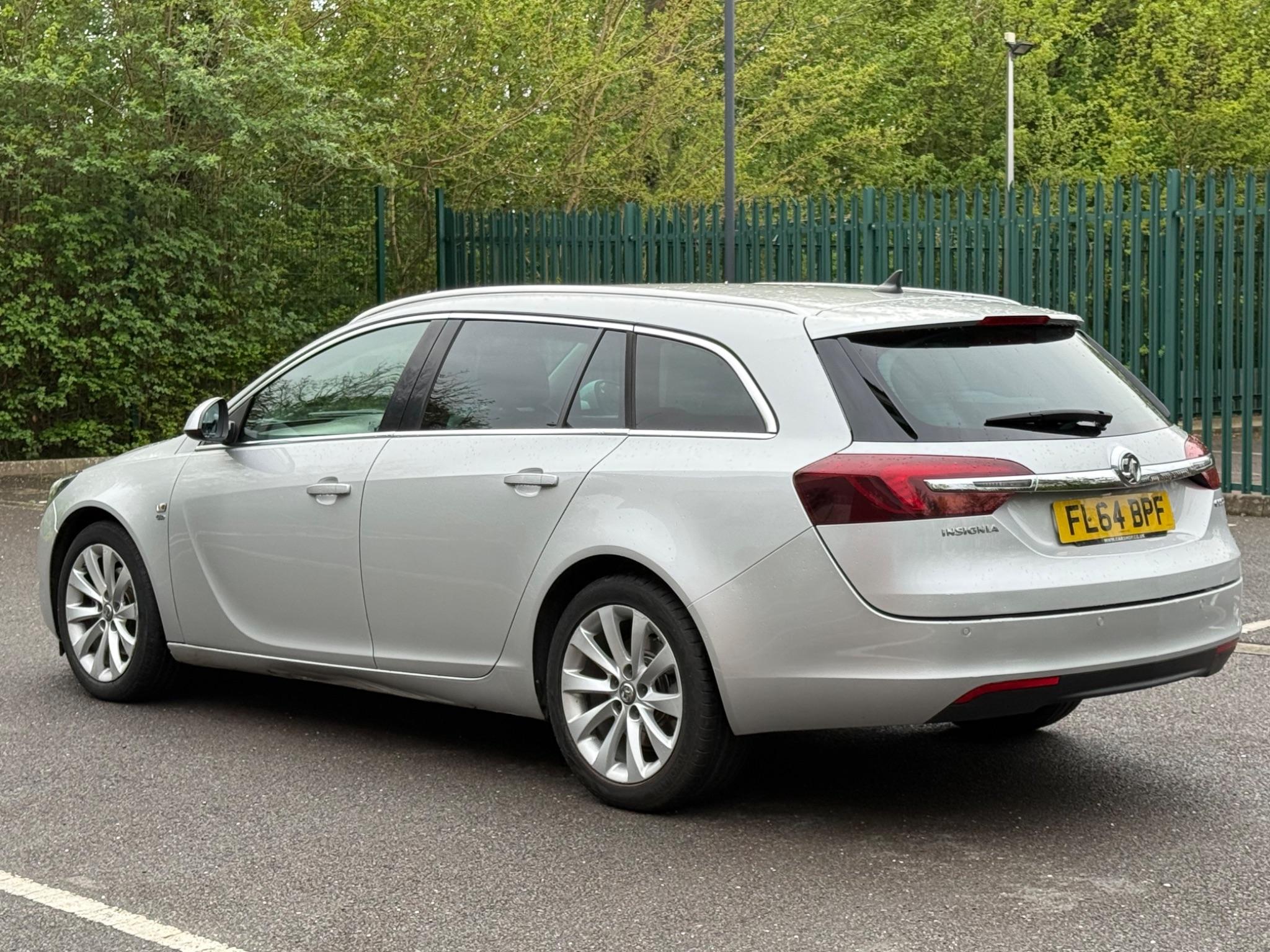 Vauxhall Insignia 2.0 CDTi ecoFLEX Elite Nav Sports Tourer Euro 5 (s/s) 5dr — photo 20 of 75