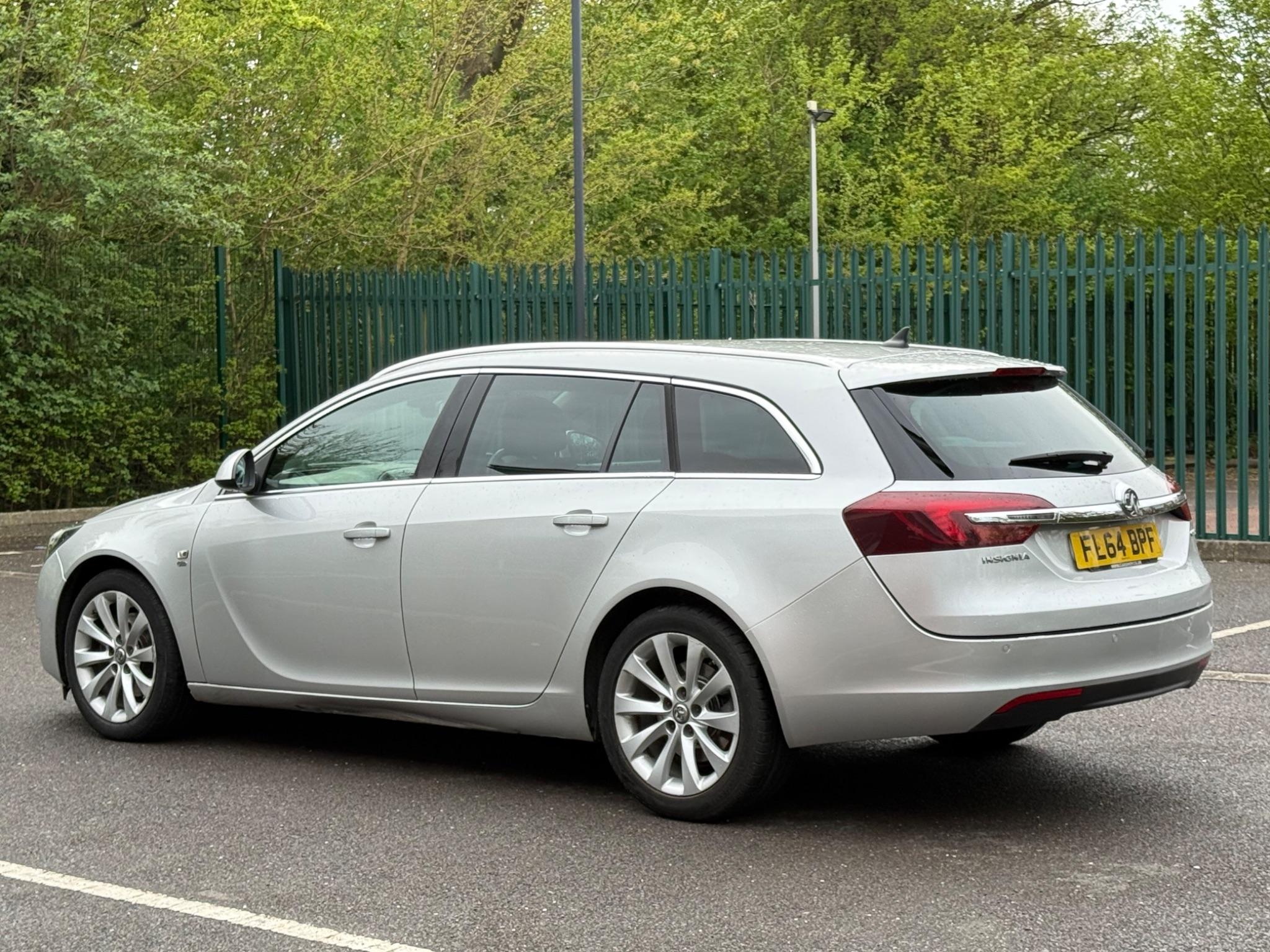 Vauxhall Insignia 2.0 CDTi ecoFLEX Elite Nav Sports Tourer Euro 5 (s/s) 5dr — photo 21 of 75