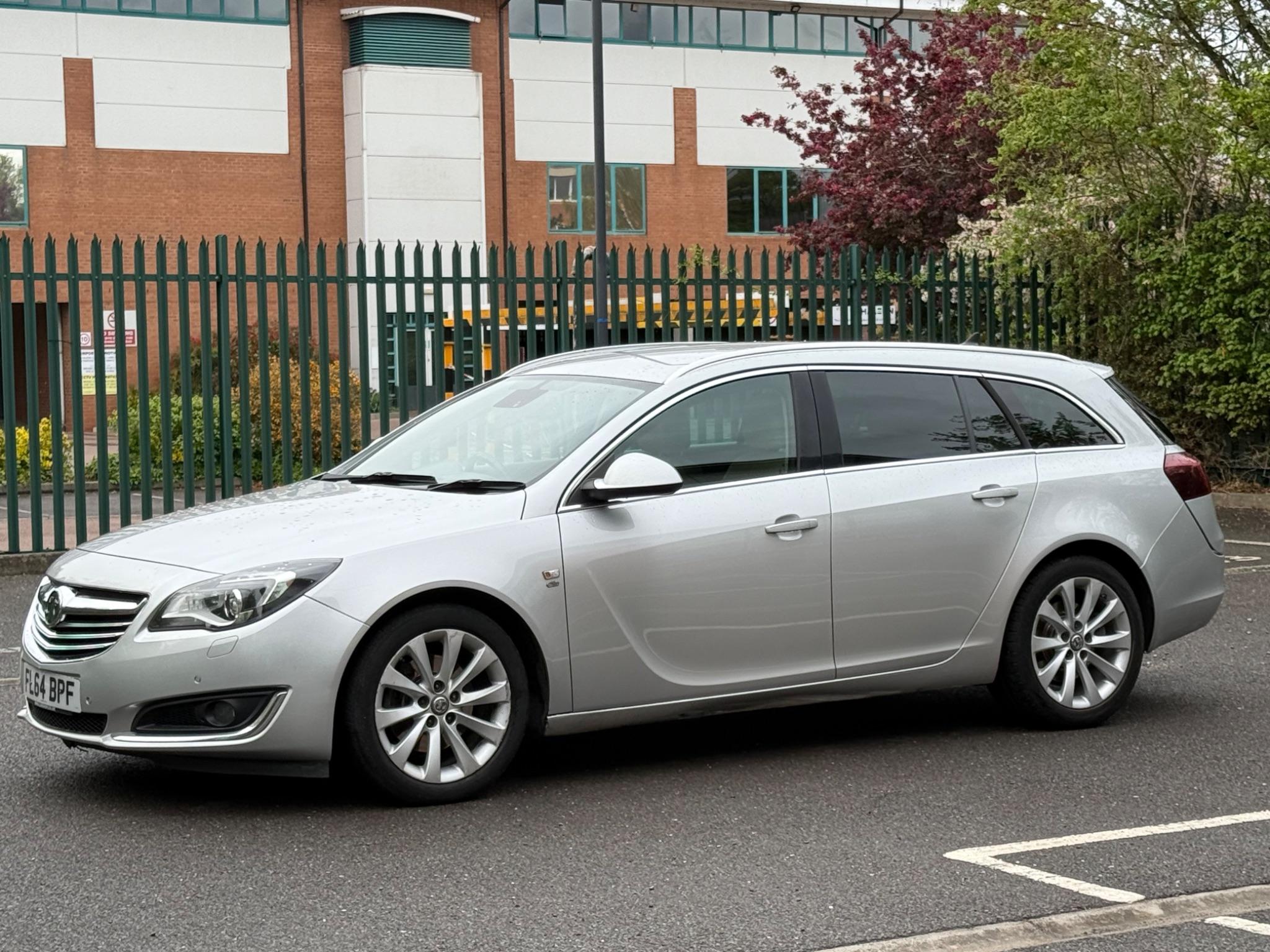 Vauxhall Insignia 2.0 CDTi ecoFLEX Elite Nav Sports Tourer Euro 5 (s/s) 5dr — photo 24 of 75