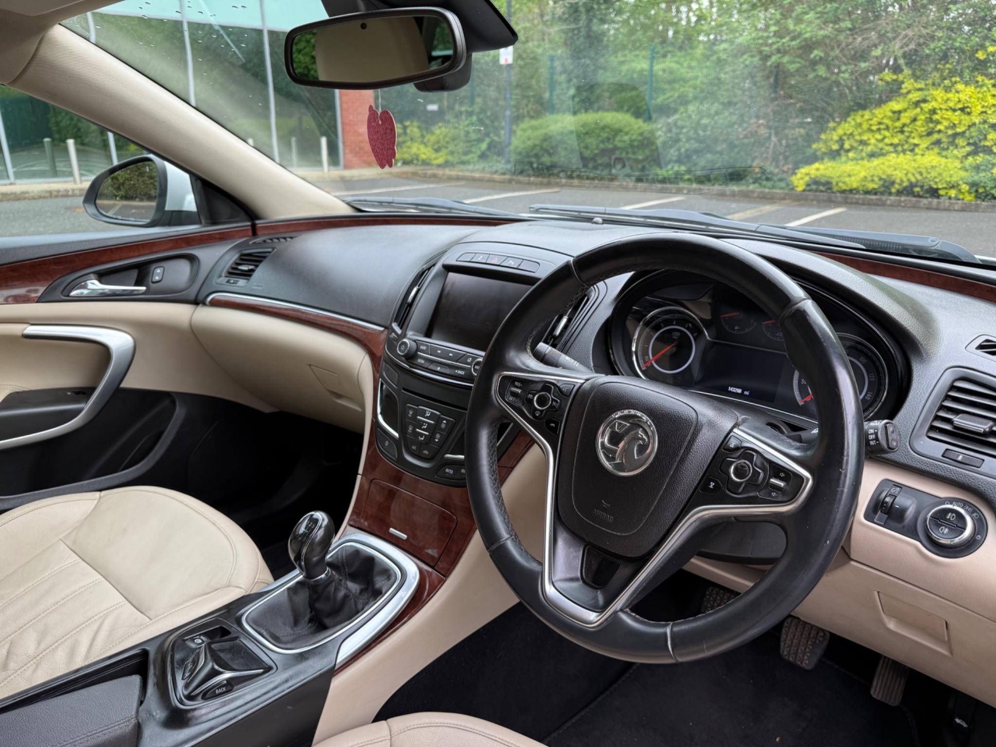 Vauxhall Insignia 2.0 CDTi ecoFLEX Elite Nav Sports Tourer Euro 5 (s/s) 5dr — photo 51 of 75