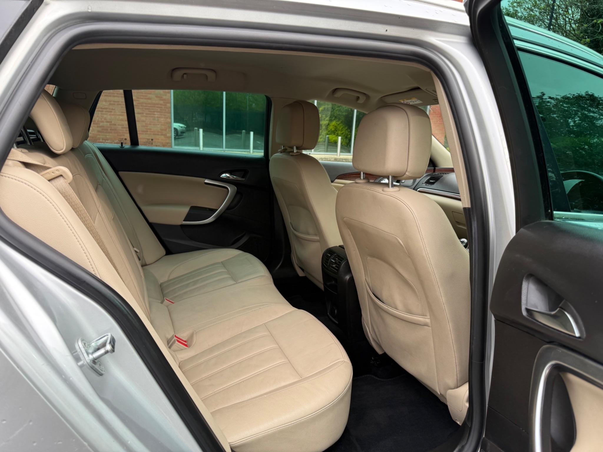 Vauxhall Insignia 2.0 CDTi ecoFLEX Elite Nav Sports Tourer Euro 5 (s/s) 5dr — photo 54 of 75
