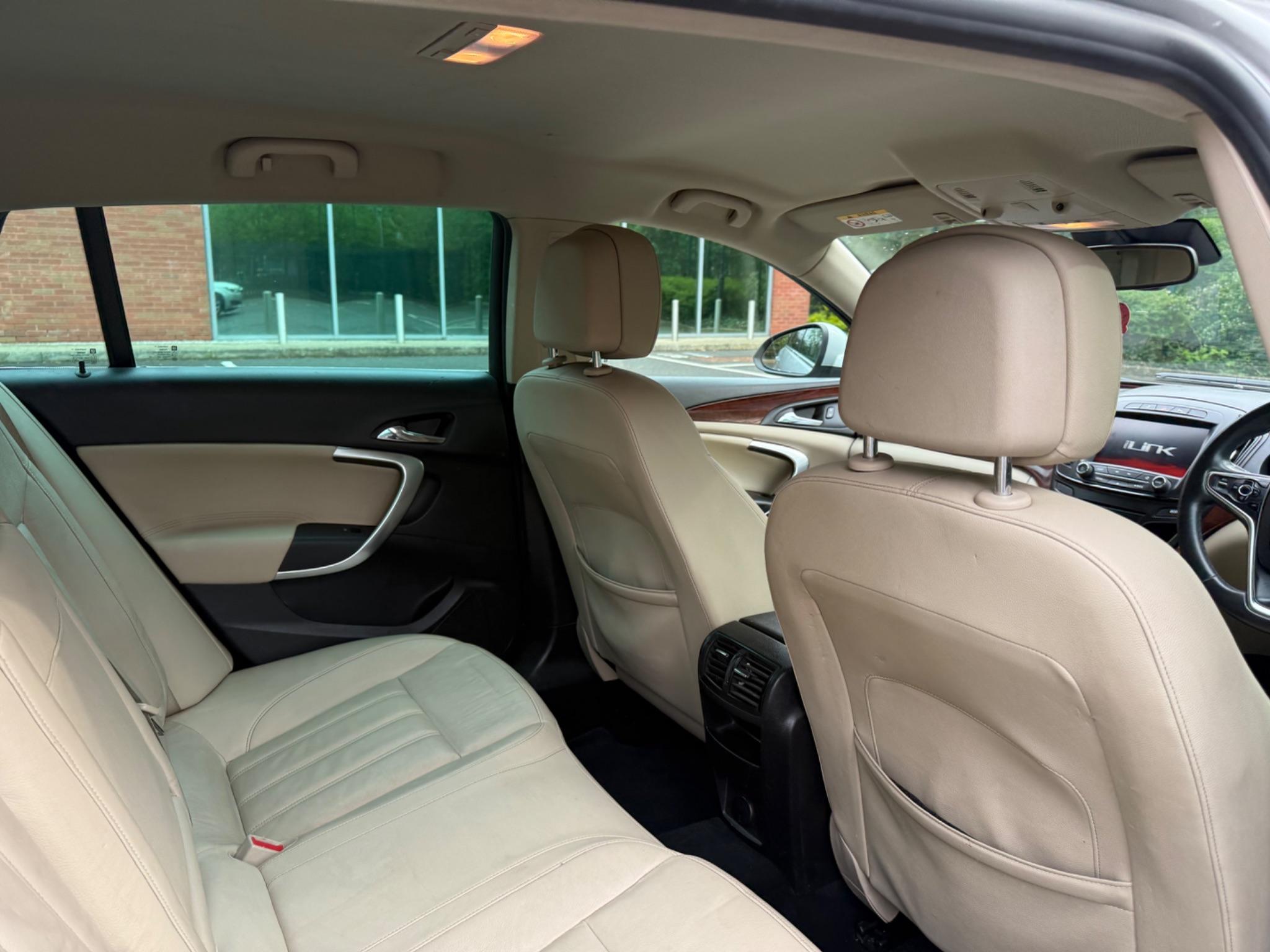 Vauxhall Insignia 2.0 CDTi ecoFLEX Elite Nav Sports Tourer Euro 5 (s/s) 5dr — photo 58 of 75