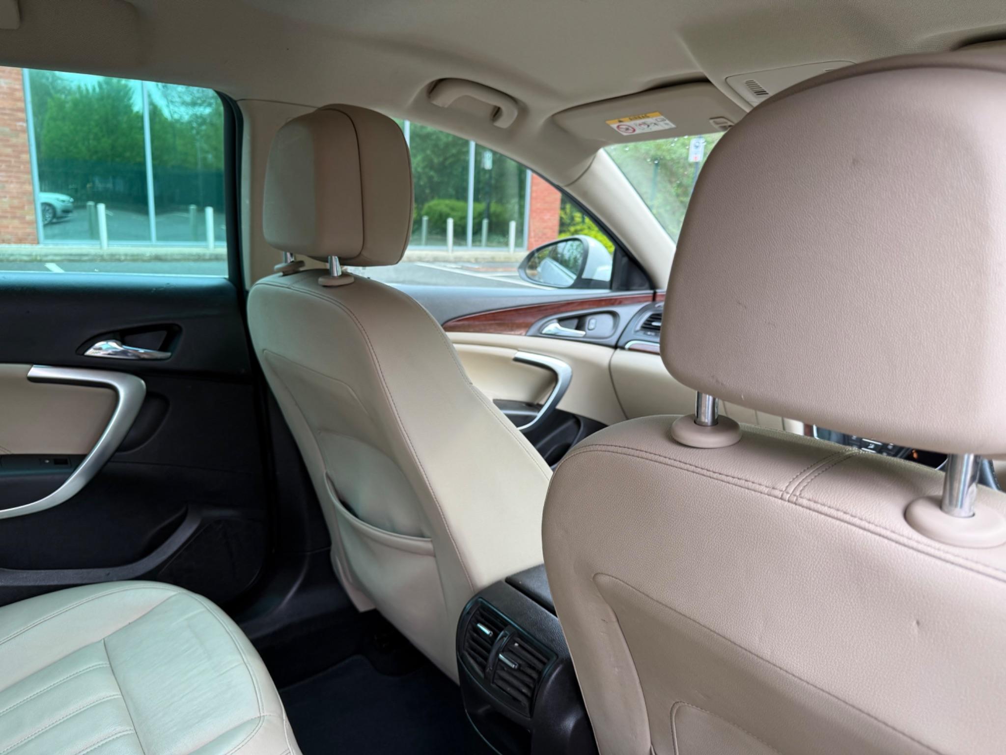 Vauxhall Insignia 2.0 CDTi ecoFLEX Elite Nav Sports Tourer Euro 5 (s/s) 5dr — photo 61 of 75