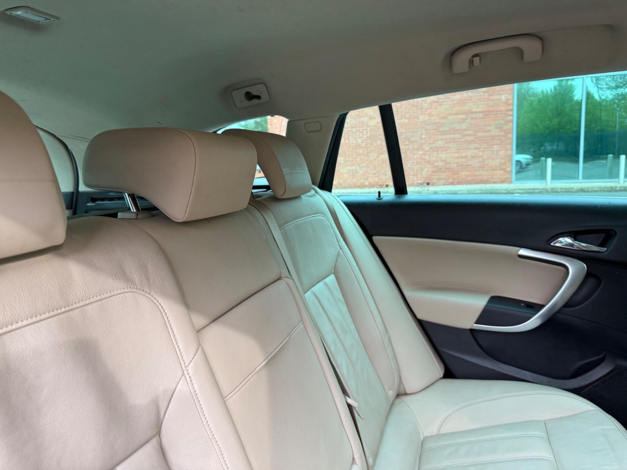 Vauxhall Insignia 2.0 CDTi ecoFLEX Elite Nav Sports Tourer Euro 5 (s/s) 5dr — photo 63 of 75