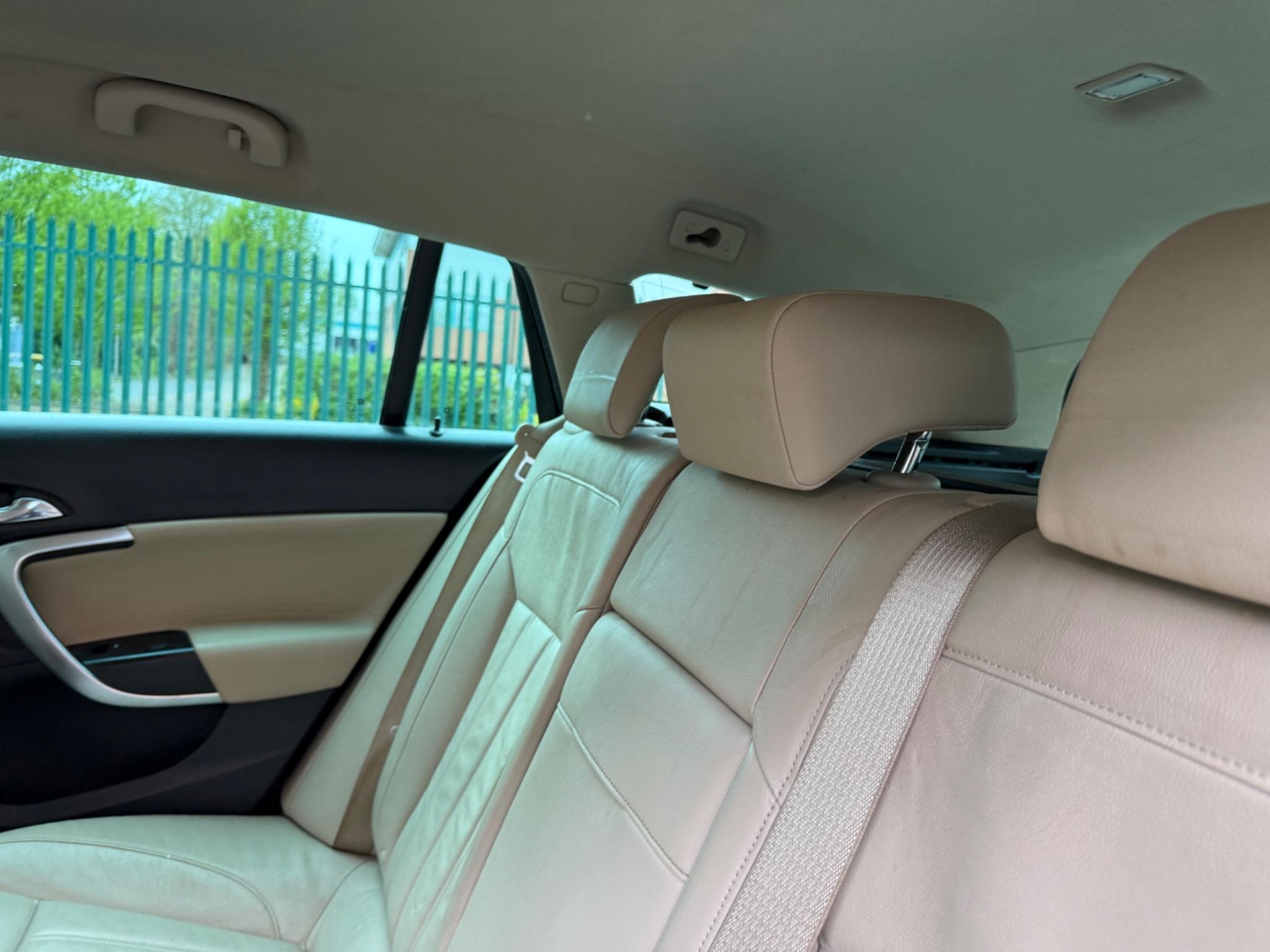 Vauxhall Insignia 2.0 CDTi ecoFLEX Elite Nav Sports Tourer Euro 5 (s/s) 5dr — photo 71 of 75