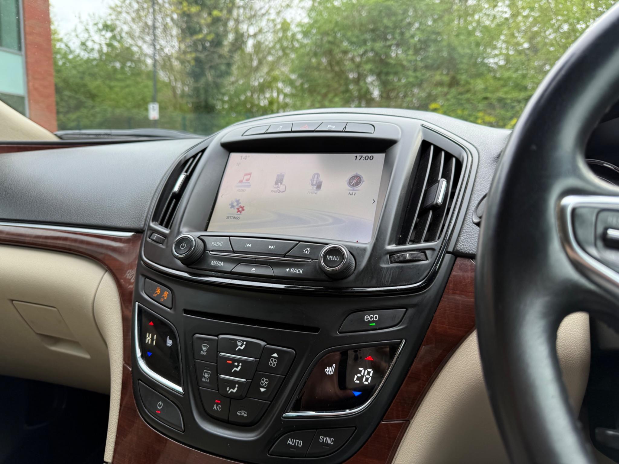 Vauxhall Insignia 2.0 CDTi ecoFLEX Elite Nav Sports Tourer Euro 5 (s/s) 5dr — photo 74 of 75