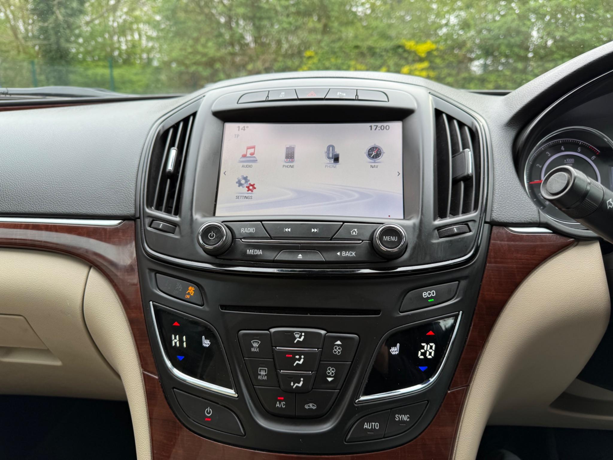 Vauxhall Insignia 2.0 CDTi ecoFLEX Elite Nav Sports Tourer Euro 5 (s/s) 5dr — photo 75 of 75