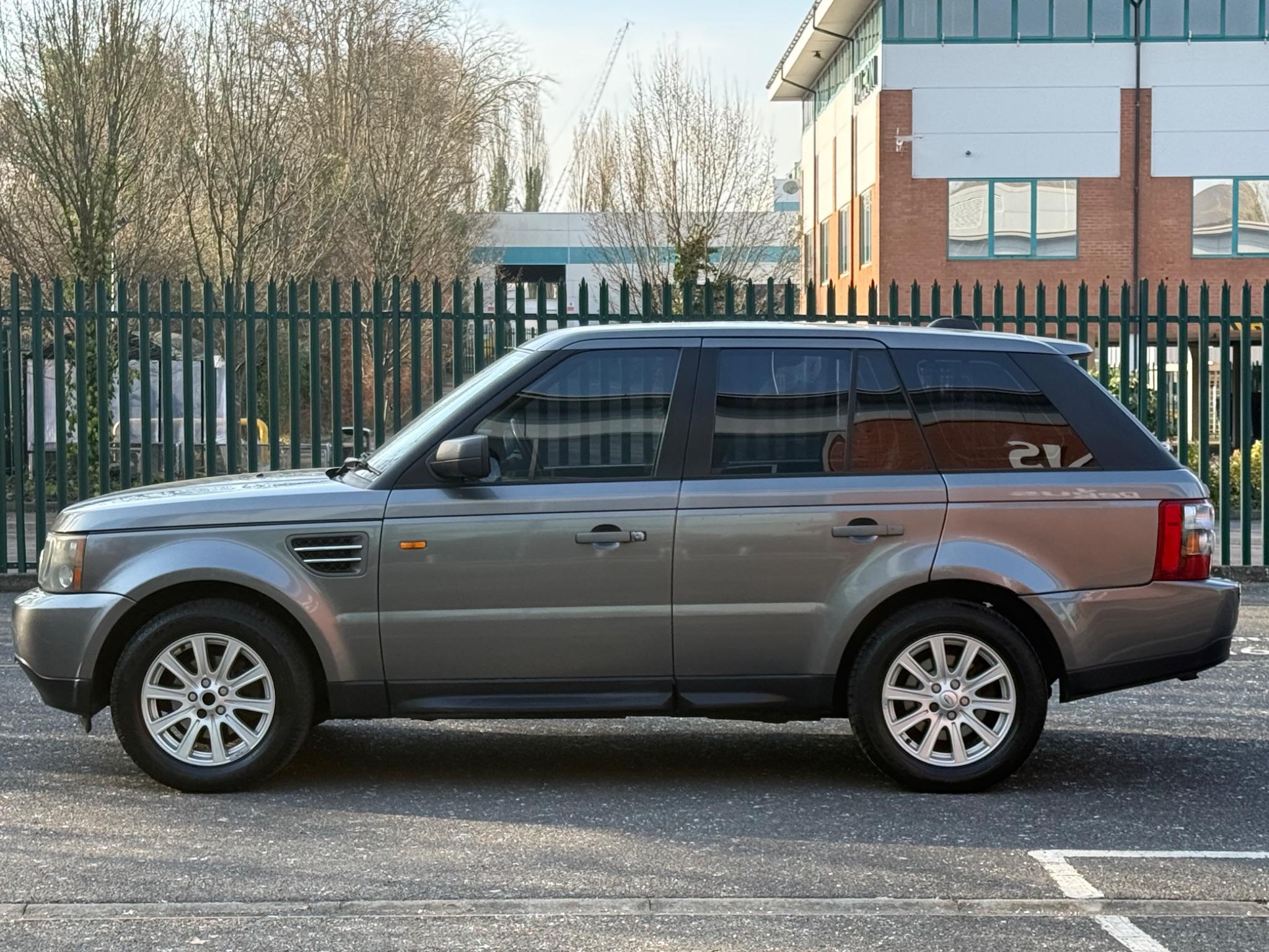 Land Rover Range Rover Sport 2.7 TD V6 S 5dr — photo 15 of 40