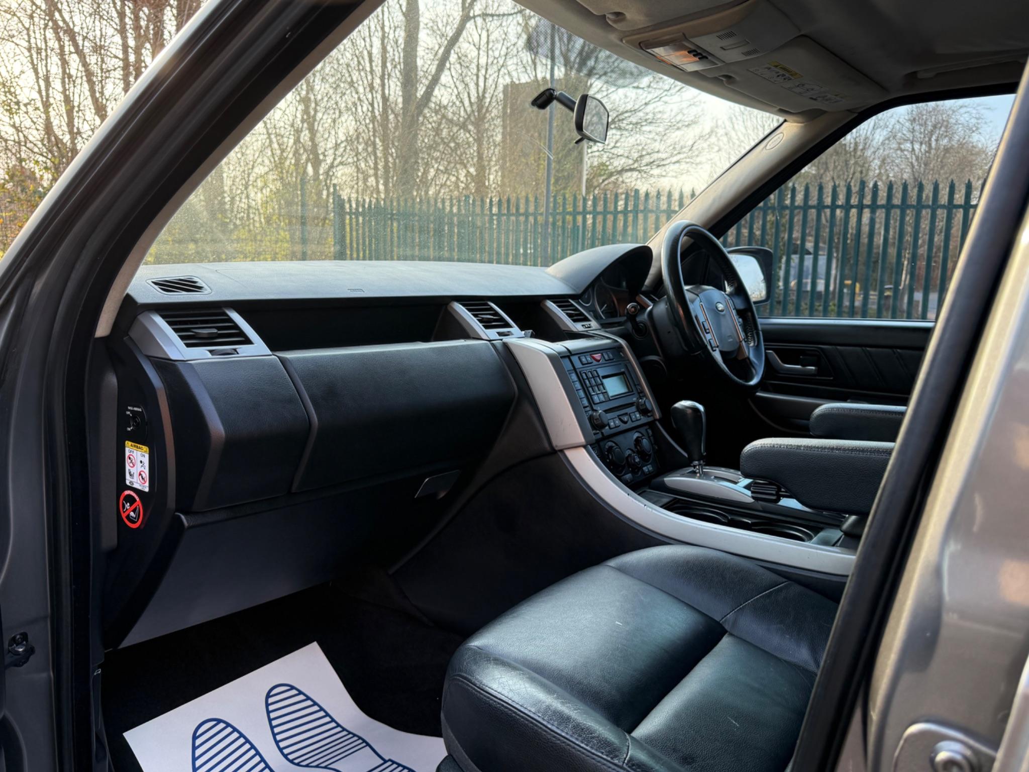 Land Rover Range Rover Sport 2.7 TD V6 S 5dr — photo 17 of 40