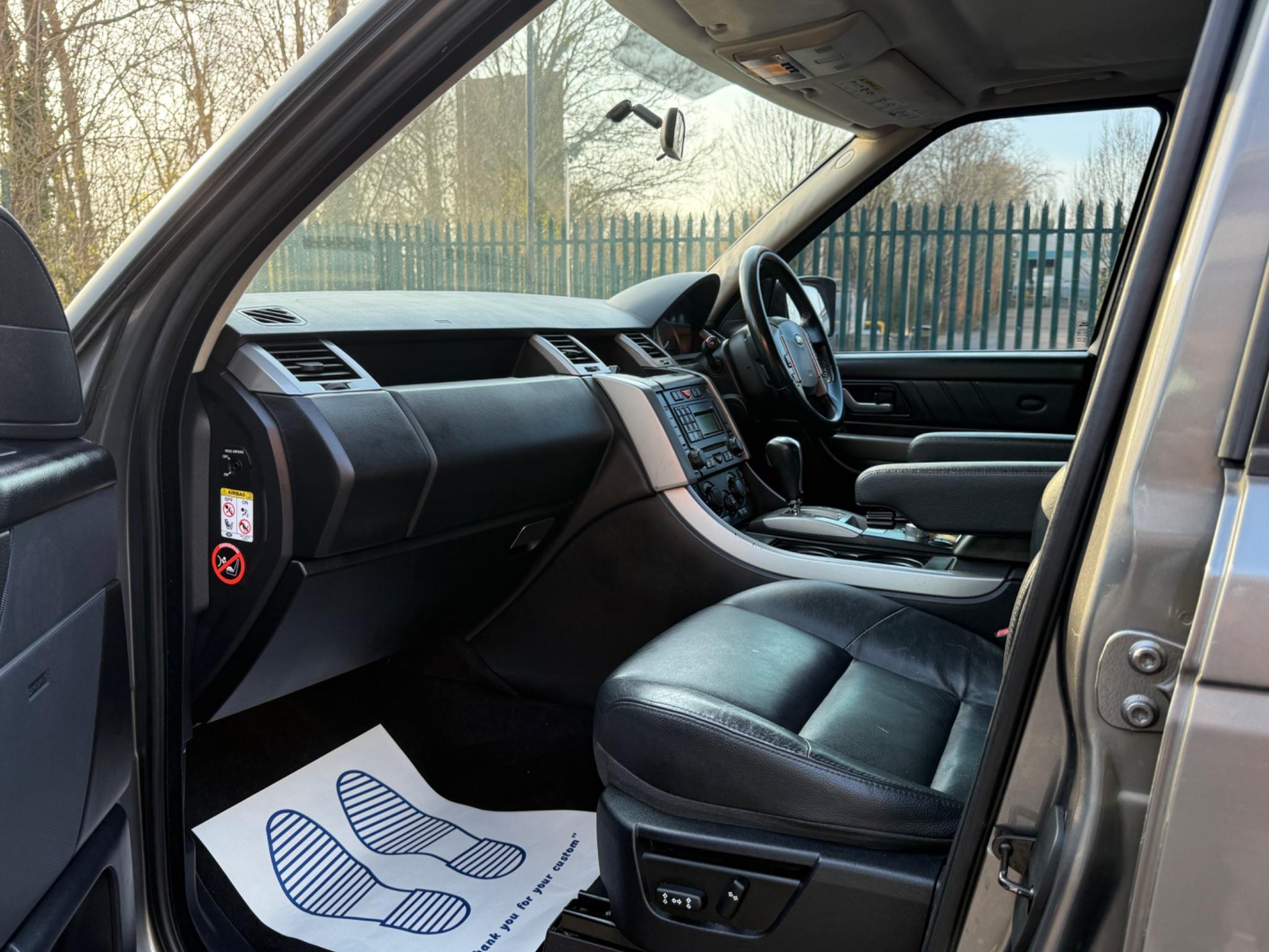 Land Rover Range Rover Sport 2.7 TD V6 S 5dr — photo 21 of 40