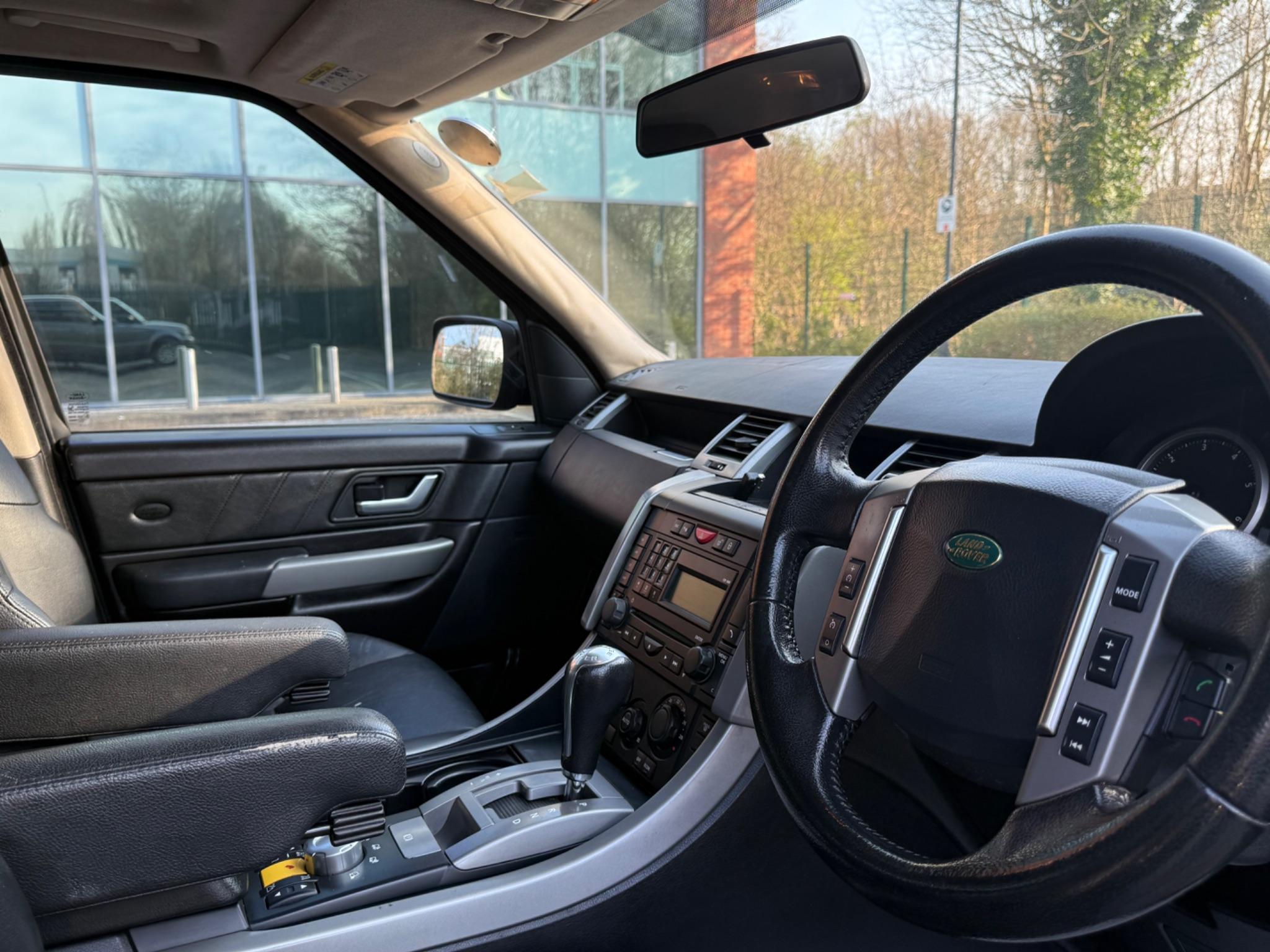 Land Rover Range Rover Sport 2.7 TD V6 S 5dr — photo 25 of 40