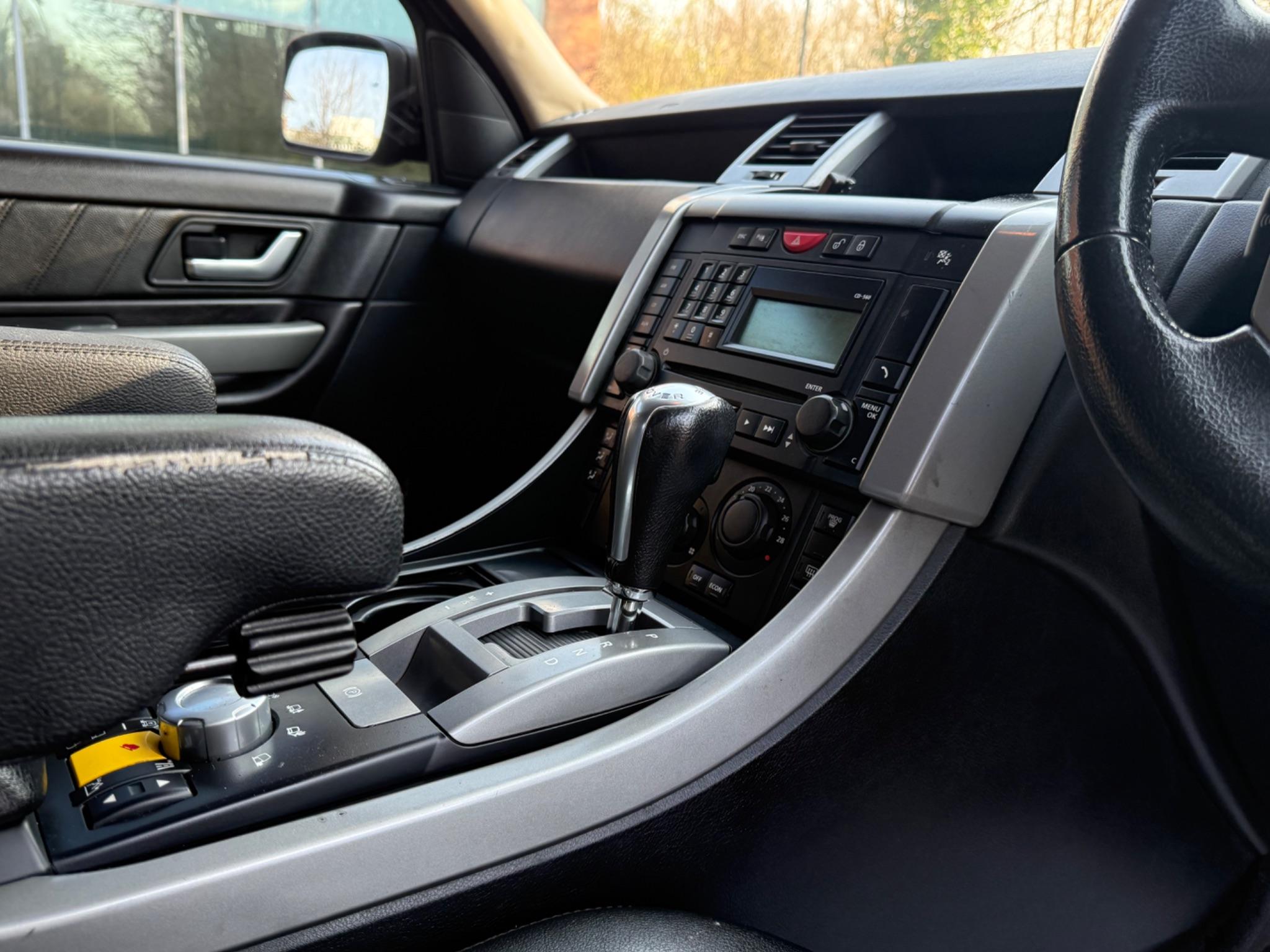 Land Rover Range Rover Sport 2.7 TD V6 S 5dr — photo 31 of 40