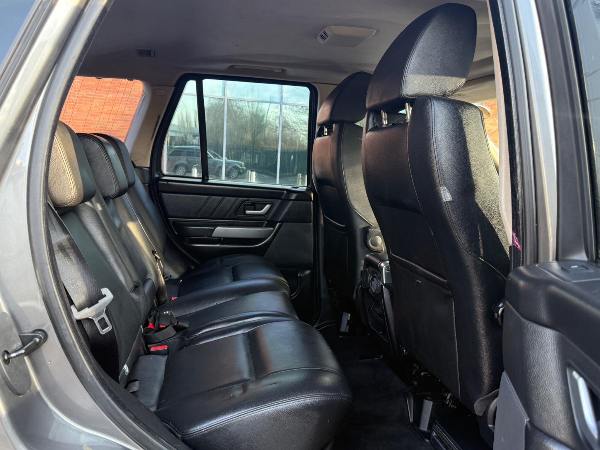 Land Rover Range Rover Sport 2.7 TD V6 S 5dr — photo 35 of 40