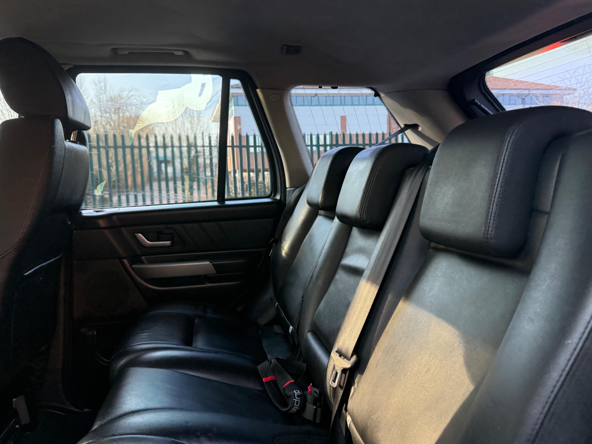 Land Rover Range Rover Sport 2.7 TD V6 S 5dr — photo 38 of 40