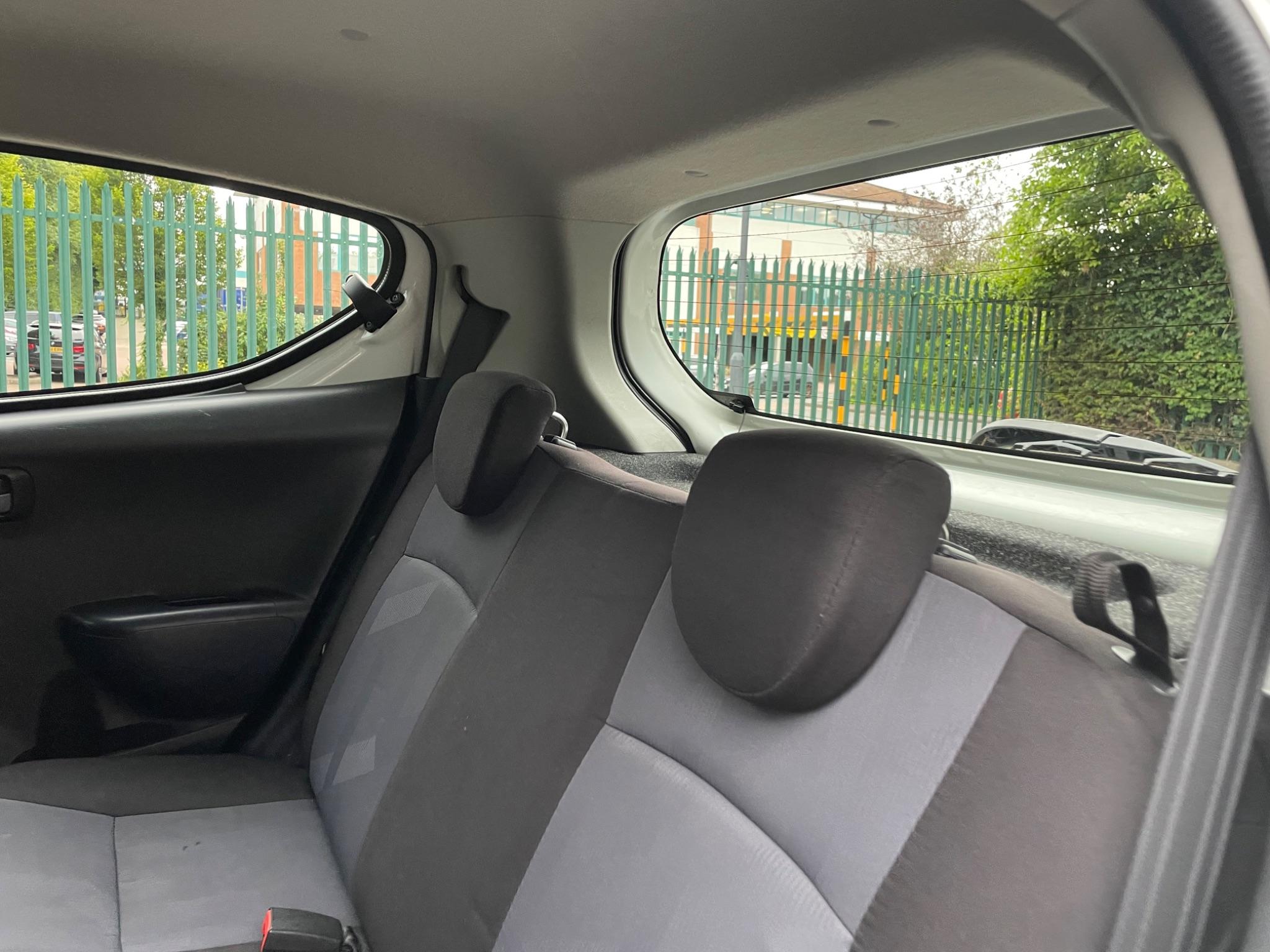 Suzuki Alto 1.0 12V SZ Euro 5 5dr — photo 33 of 37