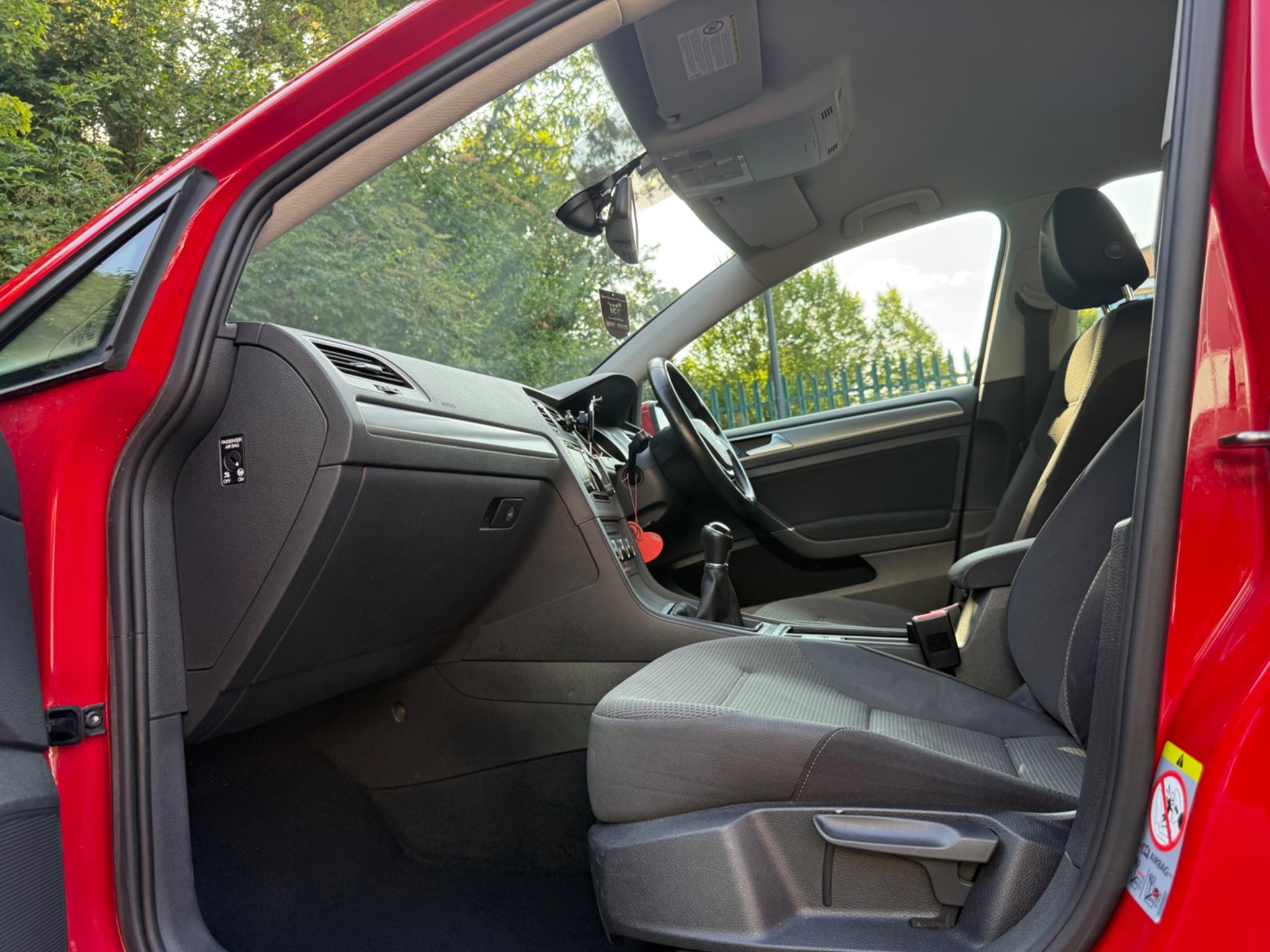Volkswagen Golf 1.4 TSI BlueMotion Tech SE Euro 5 (s/s) 5dr — photo 25 of 59